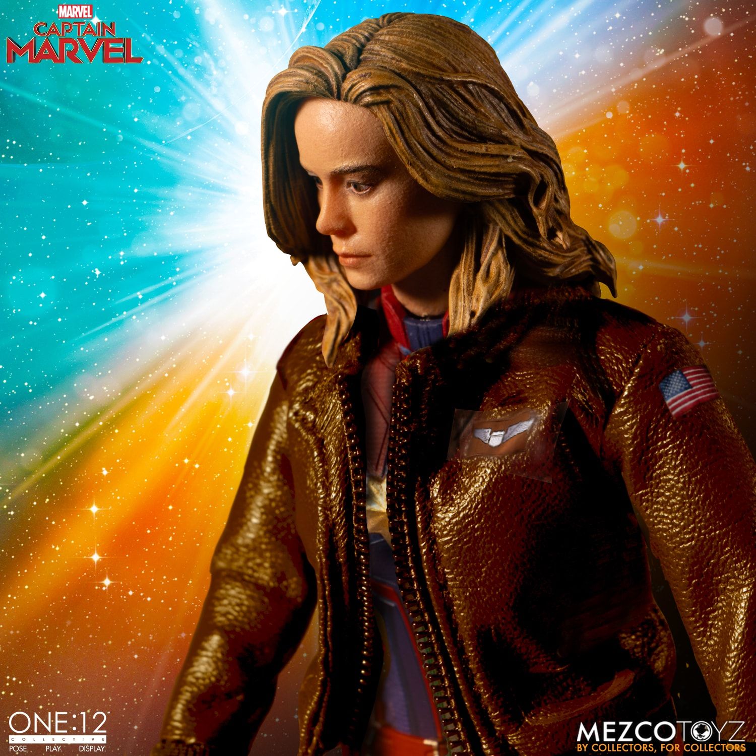 Mezco Toyz One:12 Collective Marvel Comics Captain Marvel 1/12 Scale Action Figure - Premium Collectible Toy for Marvel Fans, Perfect for Display & Superhero Role Play