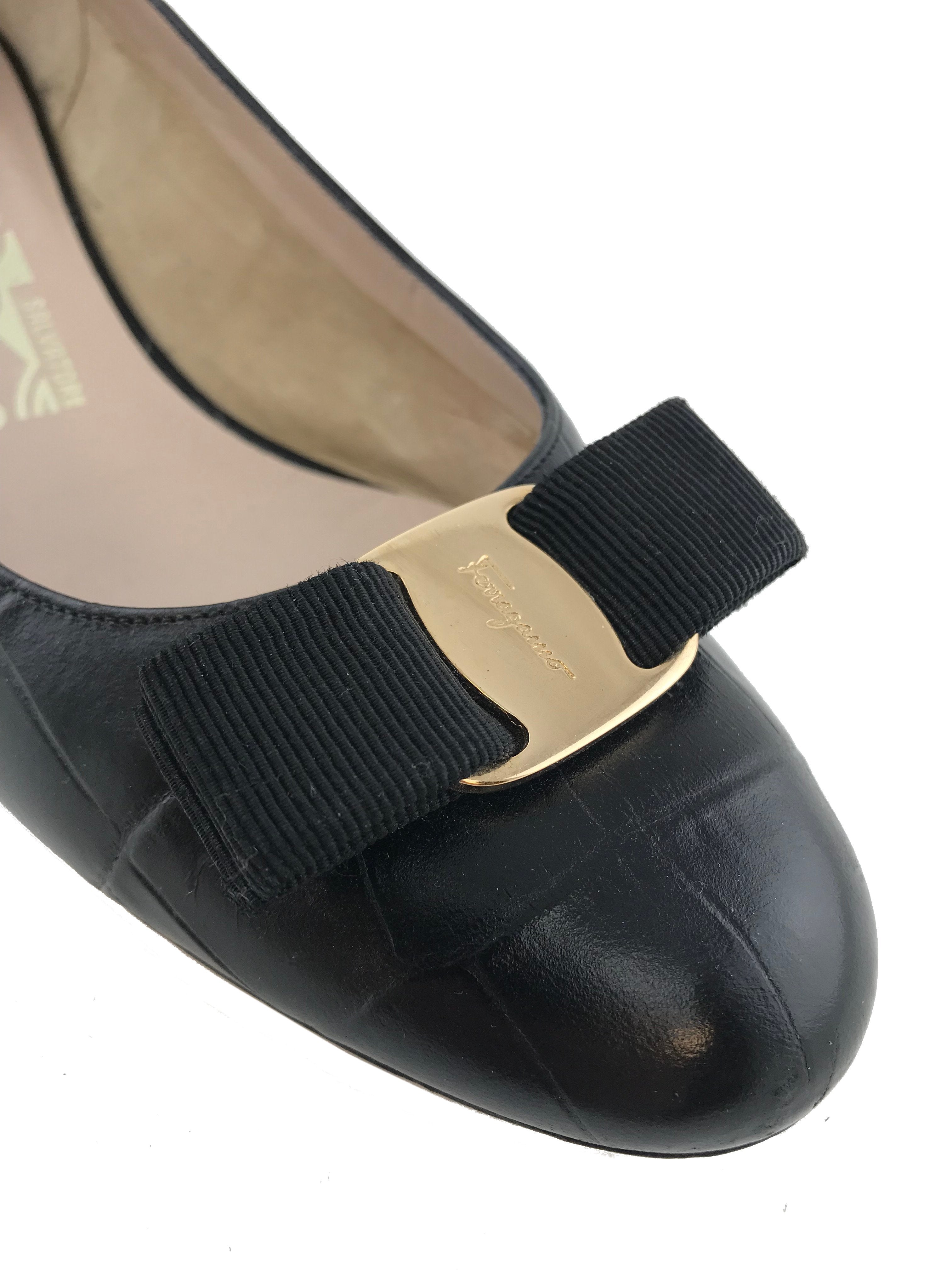 Salvatore Ferragamo Vara Bow Croc Embossed Pumps Women's Size 7.5 - Elegant Heels for Office, Wedding & Special Occasions