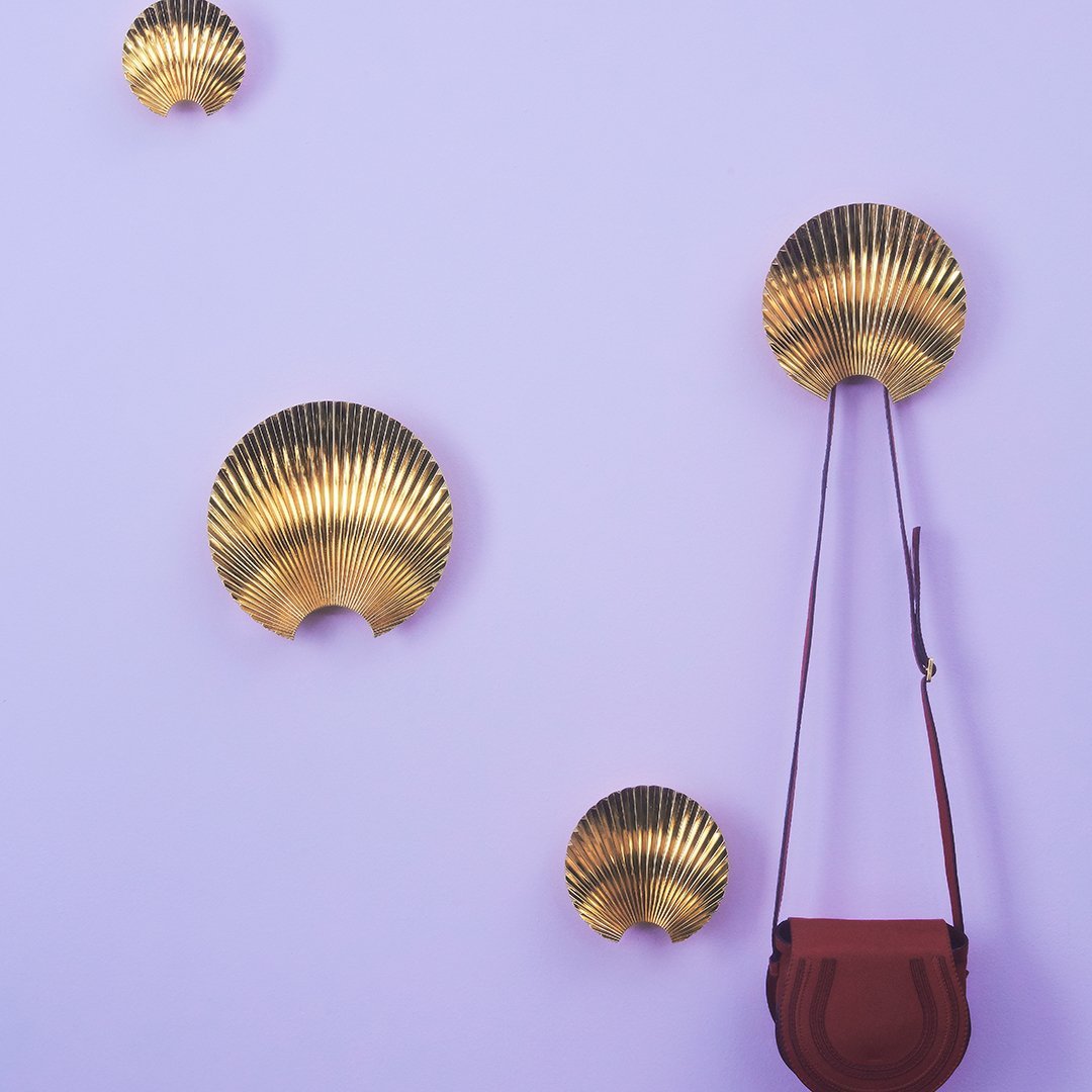 Concha Wall Hooks - Set of 2 - Decorative Shell Shaped Hooks for Keys, Hats, Towels & Home Organization - Perfect for Bathroom, Bedroom & Entryway Decor