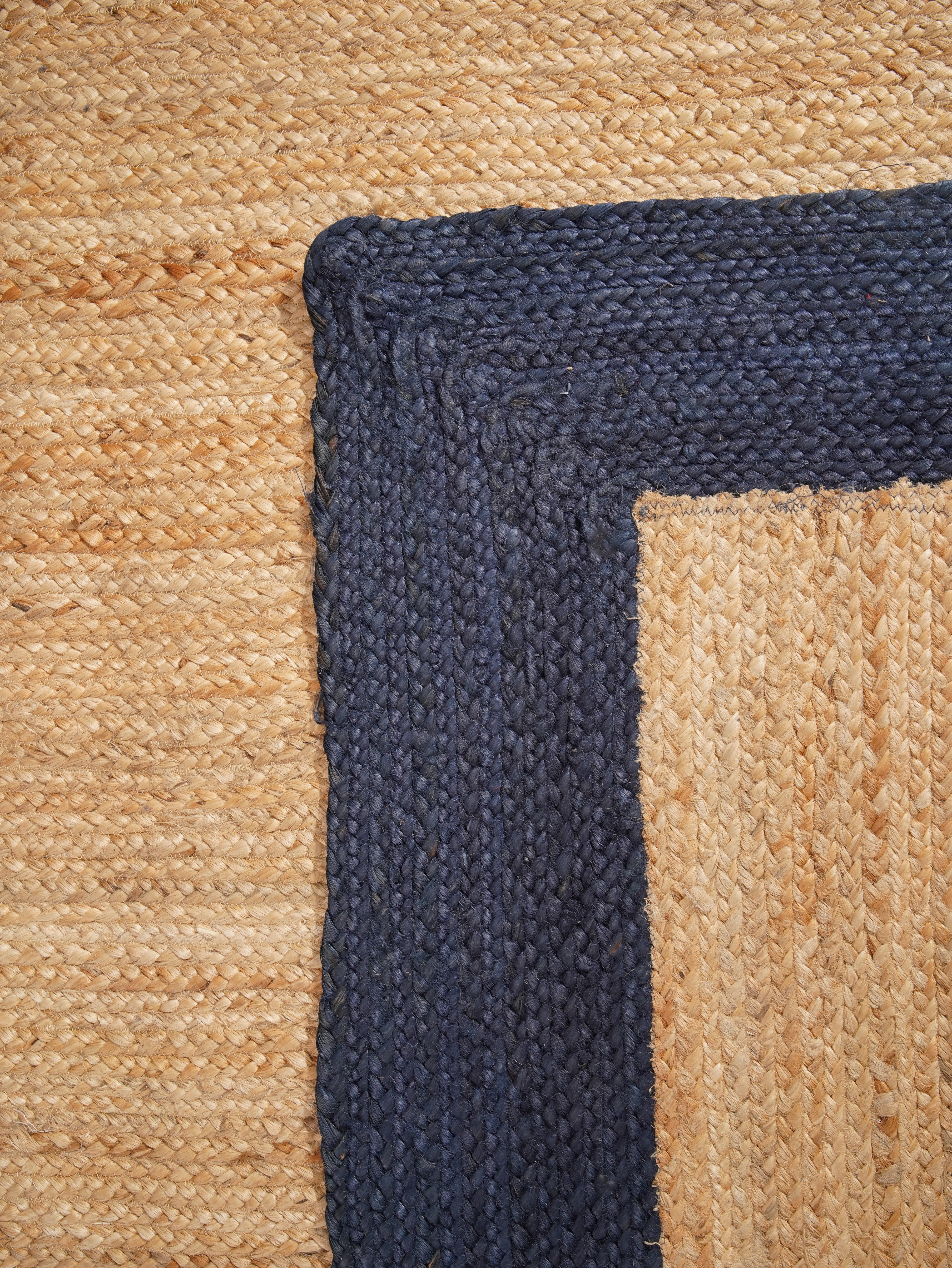 Handwoven Jute Braided Area Rug - Natural Eco-Friendly Floor Mat for Living Room, Bedroom, or Patio Decor