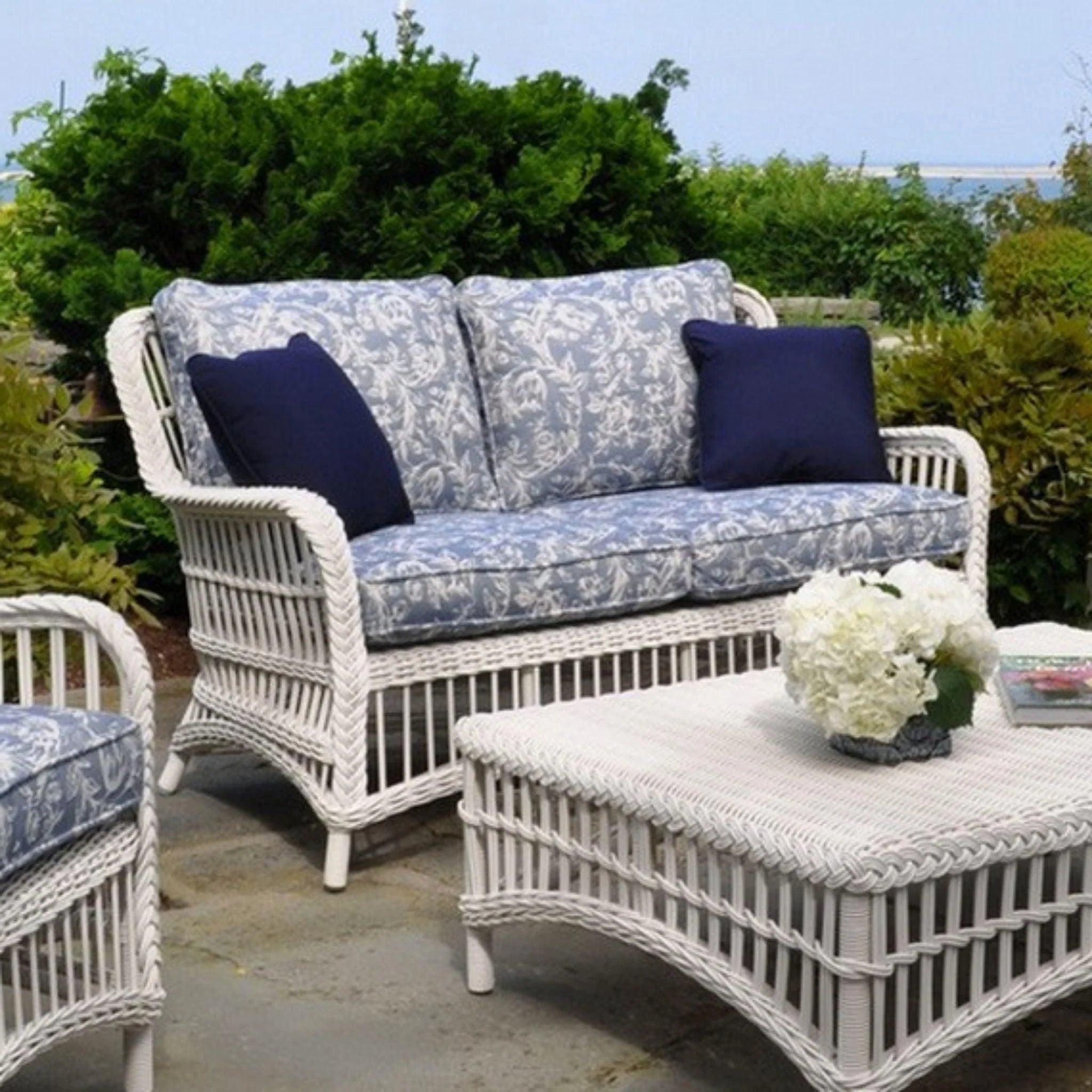 White Chatham Outdoor Wicker Settee - Patio Furniture for Porch, Garden & Poolside Relaxation
