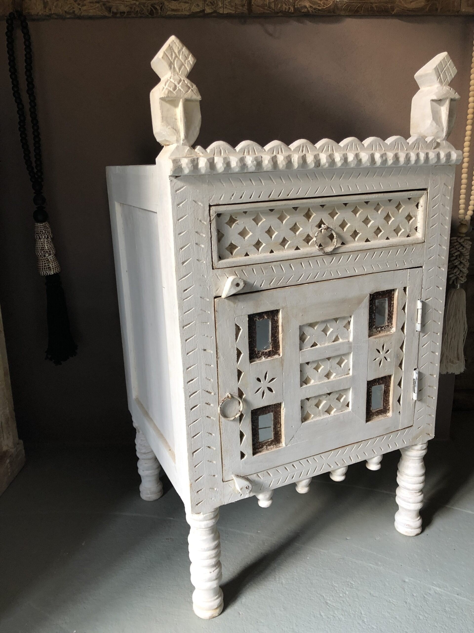 Damchiya Whitewashed Bridal Wardrobe Cabinet 45x39x82 cm - Open Front Design for Bedroom Storage & Wedding Dress Organization