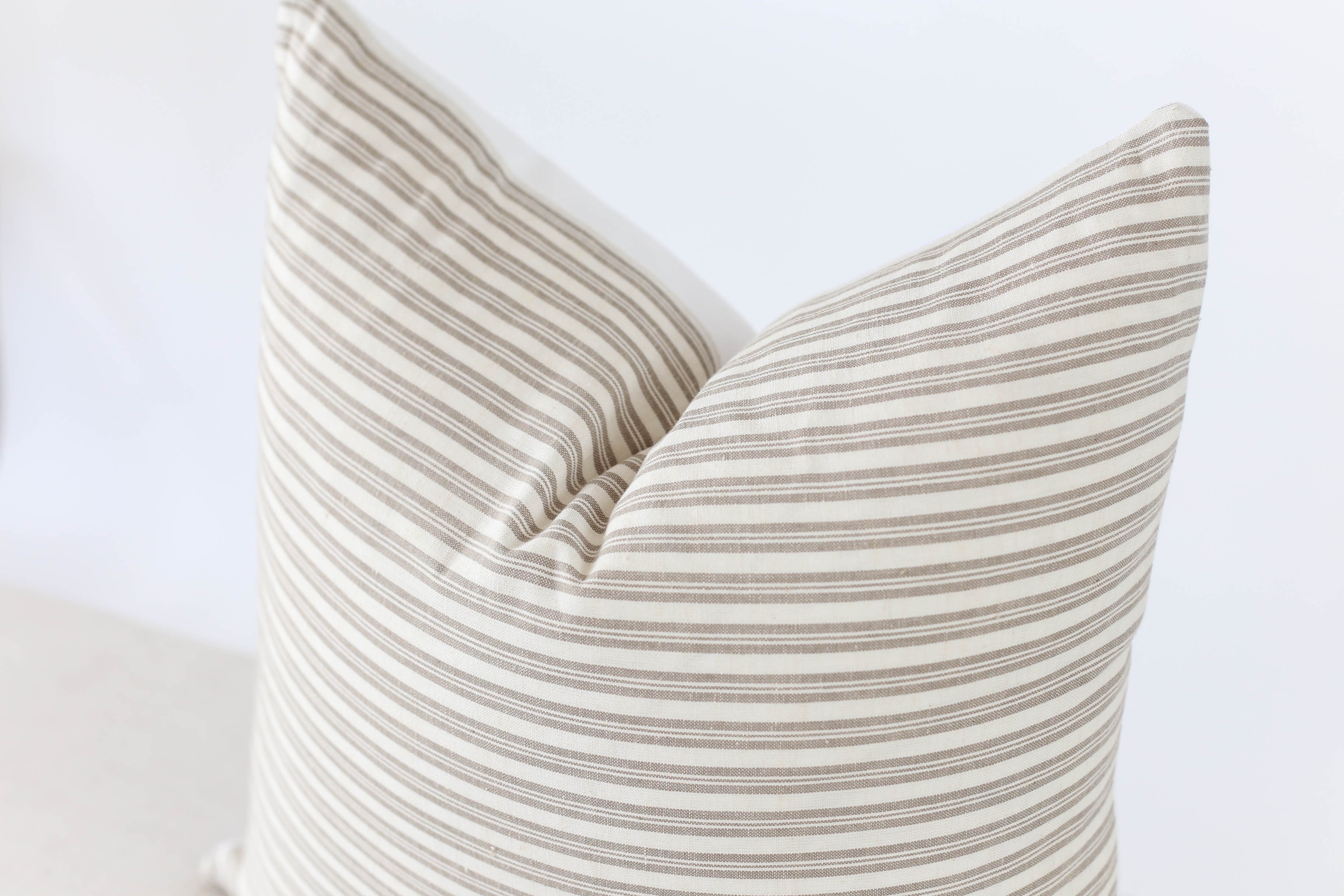 Harvard Stripe Pillow Cover - Decorative Cotton Linen Cushion Case for Sofa, Bed, and Home Decor - Perfect for Living Room, Bedroom, and Dorm Room Styling