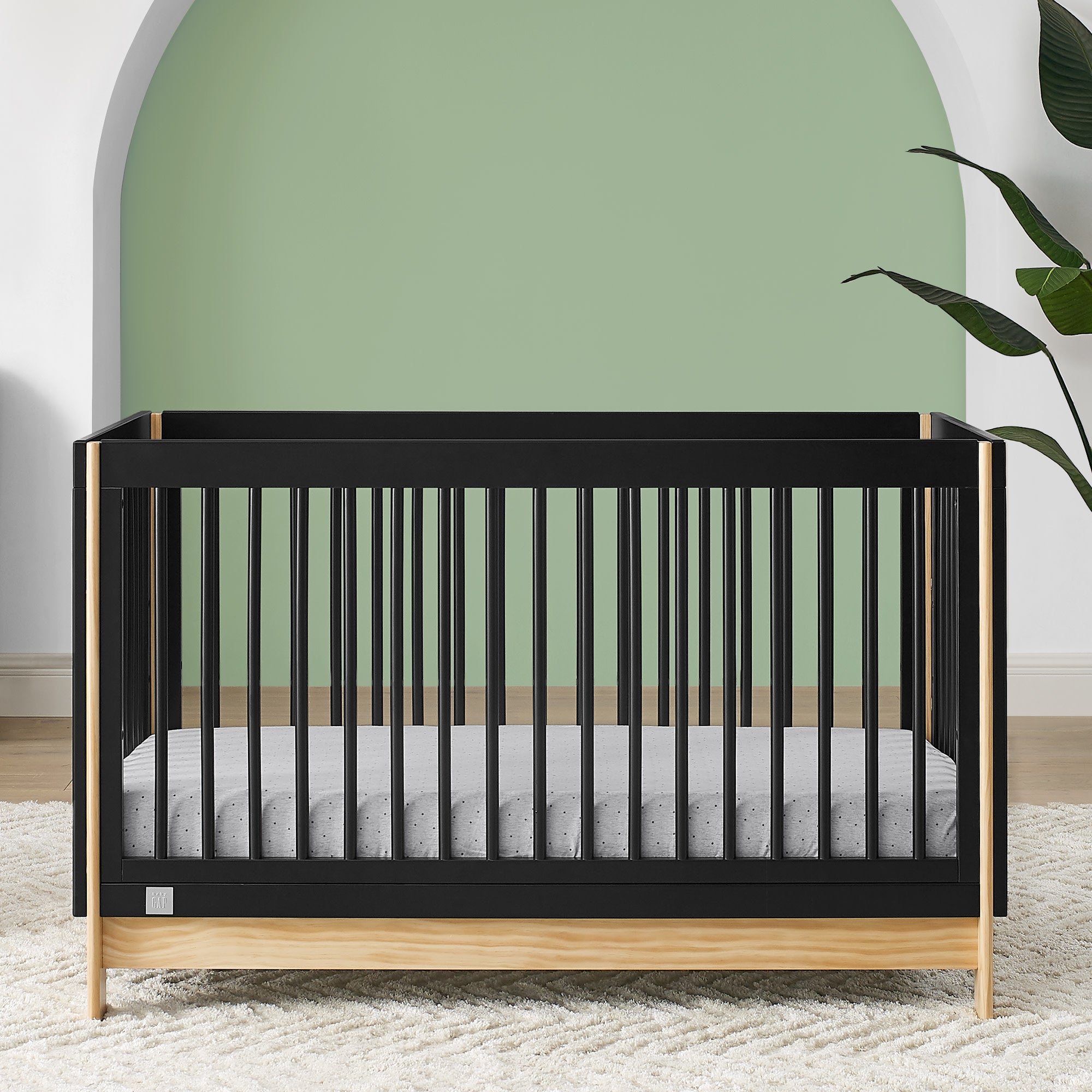 BabyGap Tate 4-in-1 Convertible Crib - Toddler Bed, Daybed & Full-Size Bed | Safe Nursery Furniture for Newborns & Growing Kids | Perfect for Baby Rooms & Daycare Centers