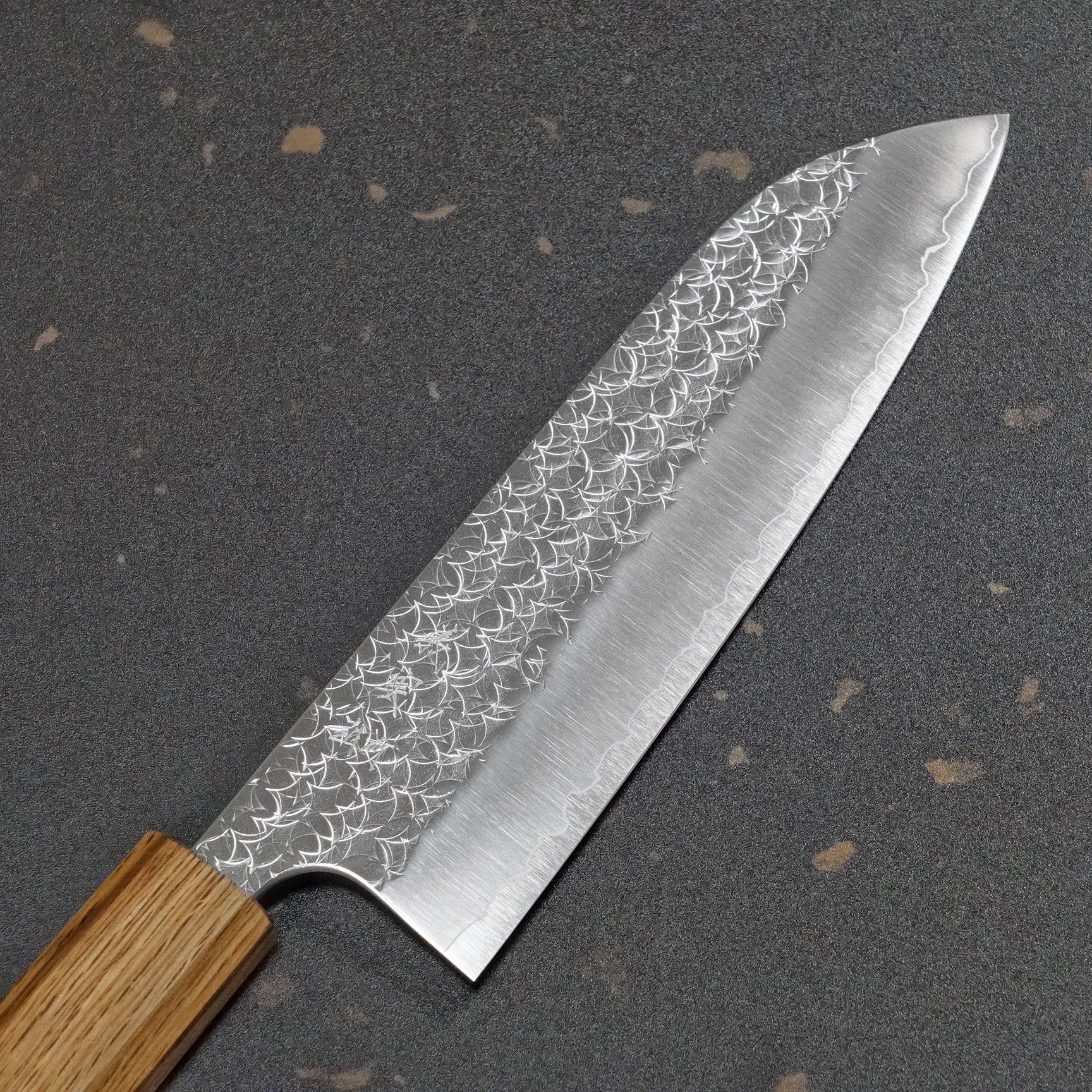 Yoshimi Kato Super Gold 2 Santoku Knife - Premium Japanese Oak Handle - Perfect for Slicing, Dicing & Chopping Vegetables, Fruits & Meat - Ideal for Home Chefs & Professional Kitchens