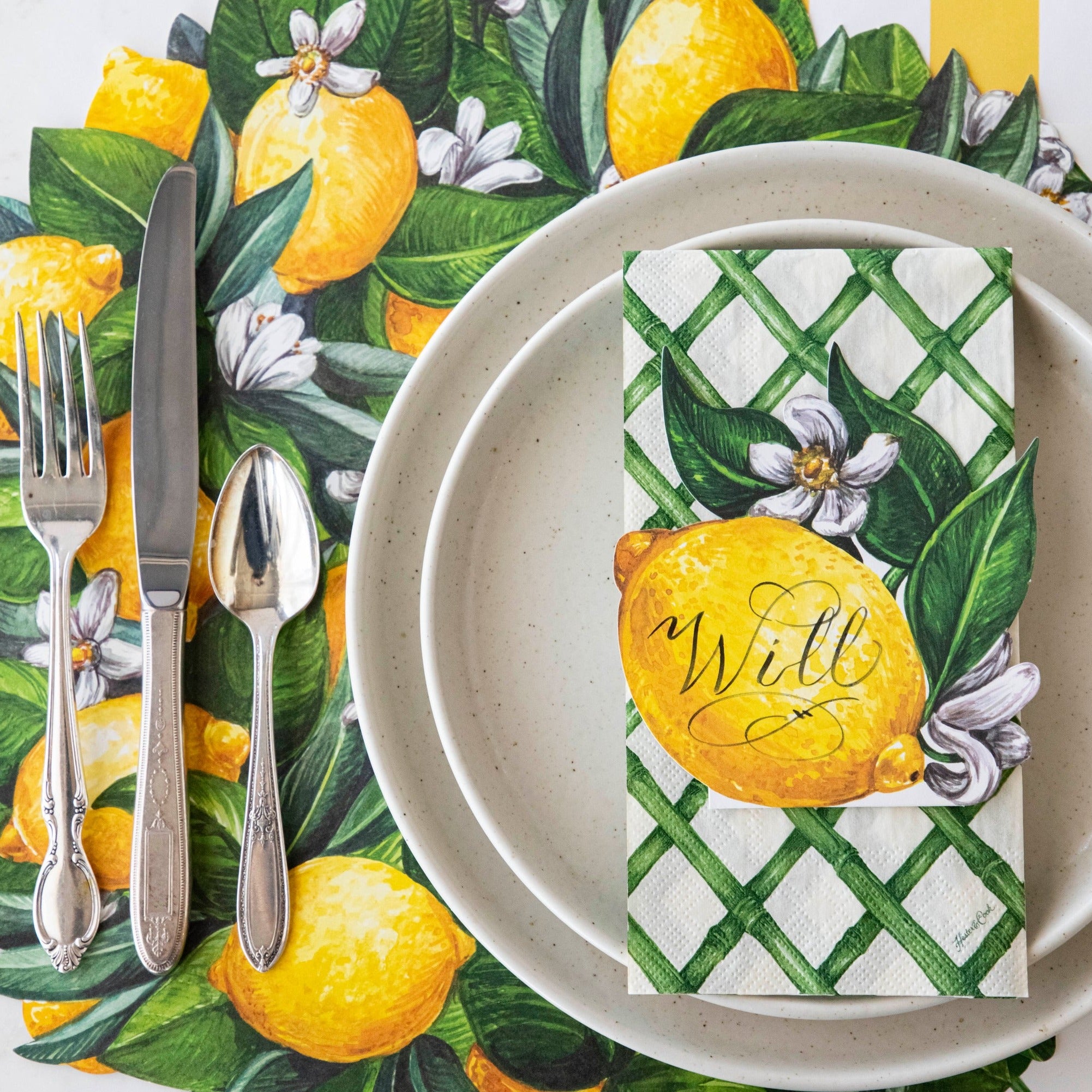 Lemon Wreath Placemats for Dining Table - Round Die-Cut Vinyl Table Mats for Kitchen, Party, and Home Decor - Set of 4 Waterproof Place Mats for Everyday Use and Special Occasions