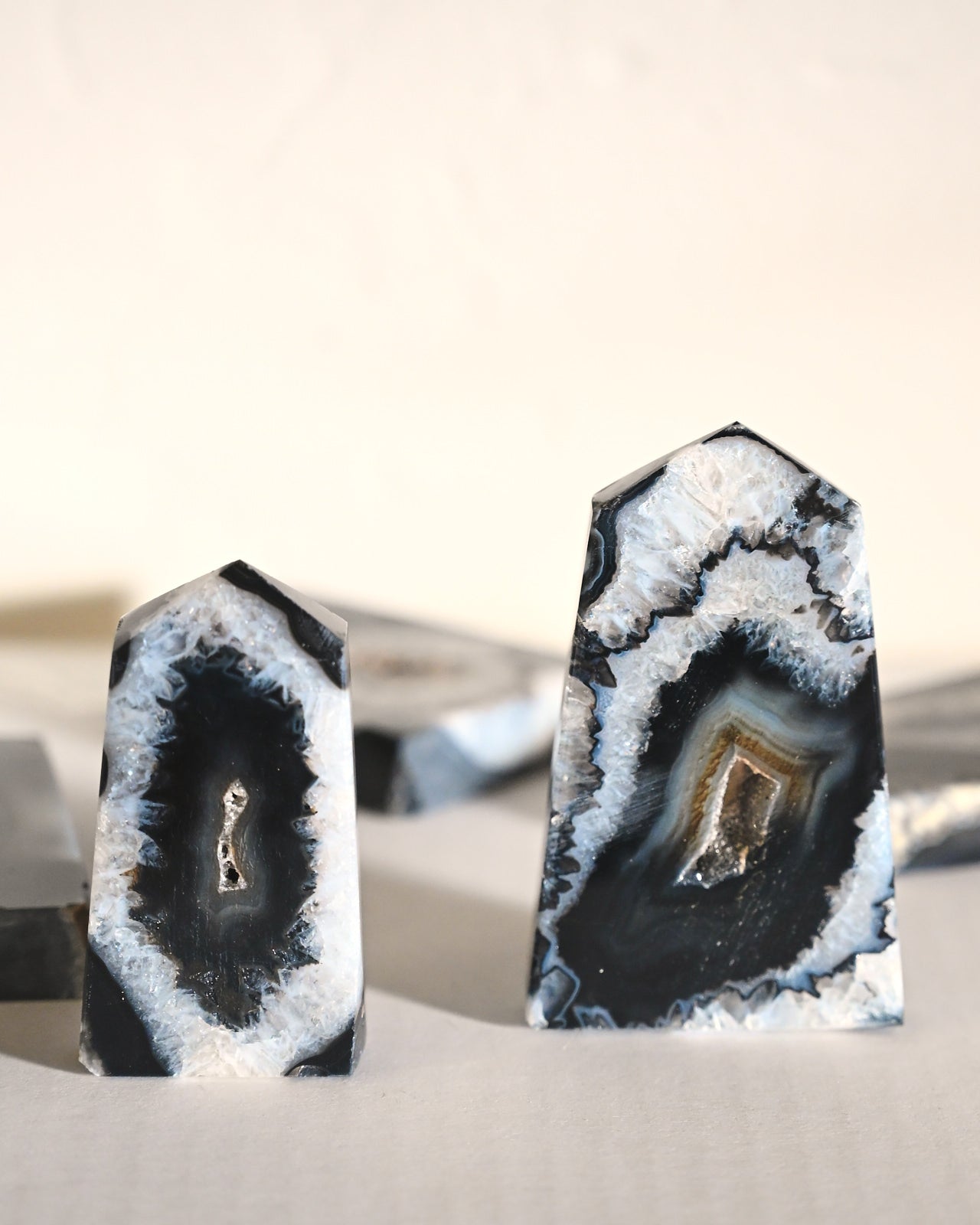 Natural Druzy Agate Crystal Tower - Healing Stone for Home Decor, Meditation & Energy Balancing | Perfect for Office Desk, Yoga Space & Gift Giving