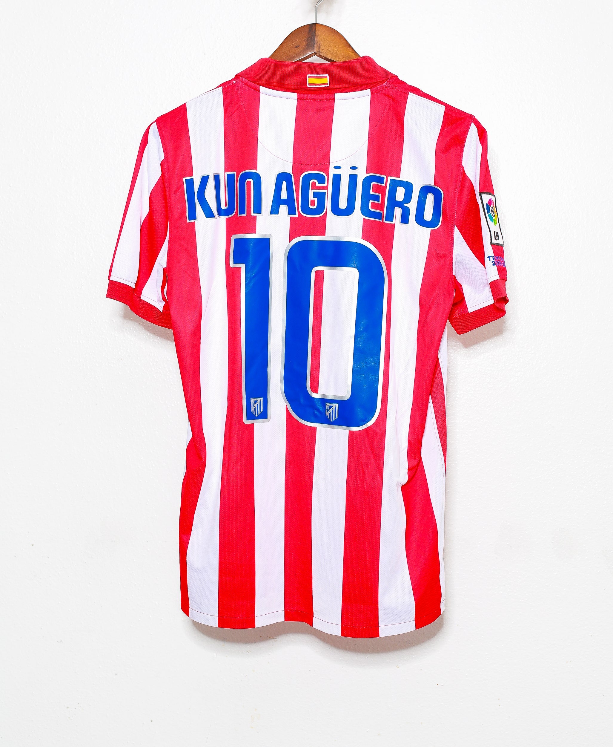 2009 Atletico Madrid Home Jersey #10 Kun Aguero (Medium) - Authentic Soccer Shirt for Fans & Collectors - Perfect for Match Days & Sports Memorabilia Display