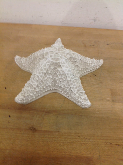 8 White Resin Starfish Decorations - Coastal Beach Themed Home Decor for Bathroom, Wedding Centerpieces, and Summer Party Decor