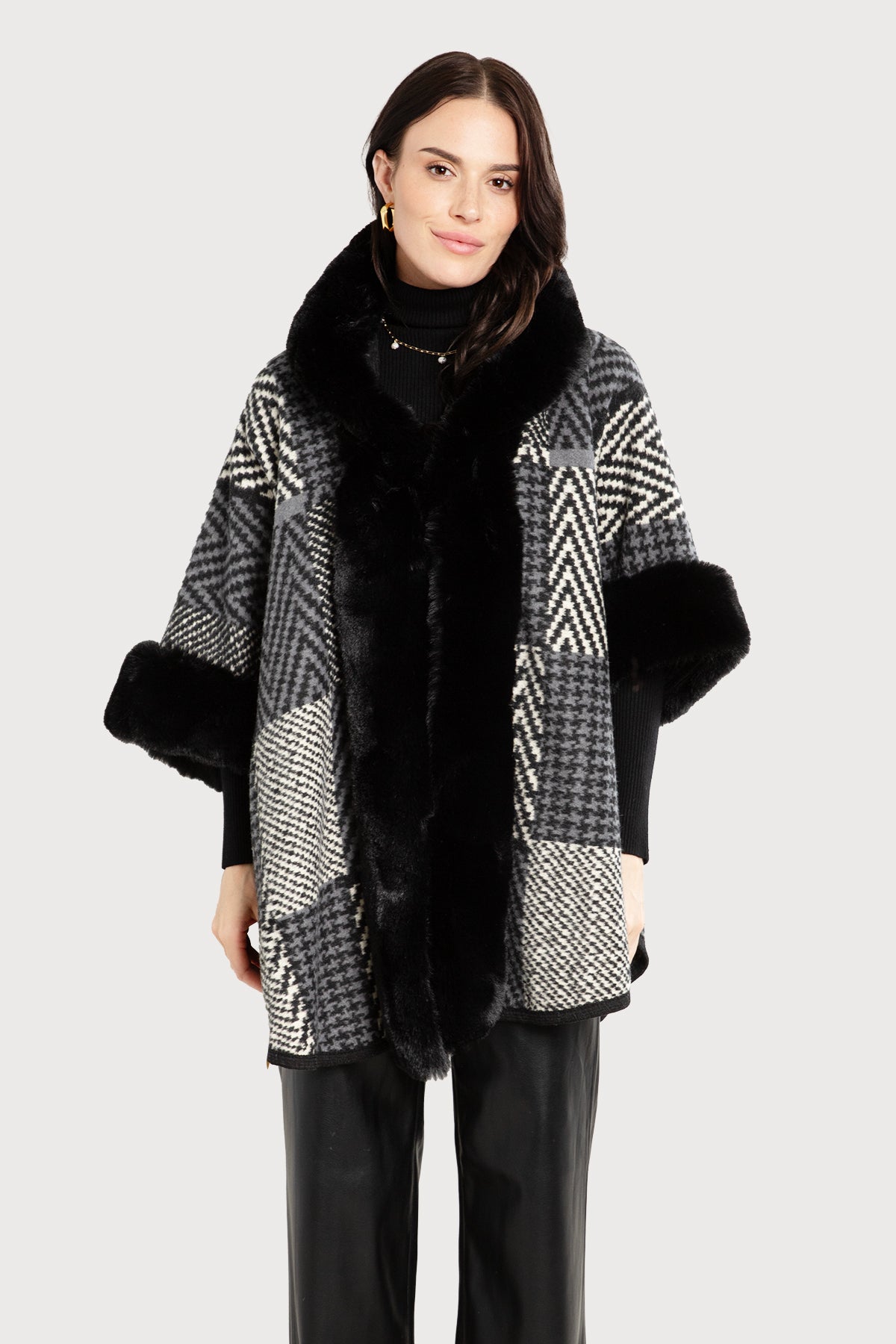 Stylish Kimono with Faux Fur Geometric Pattern - Perfect for Winter Fashion & Cozy Home Wear