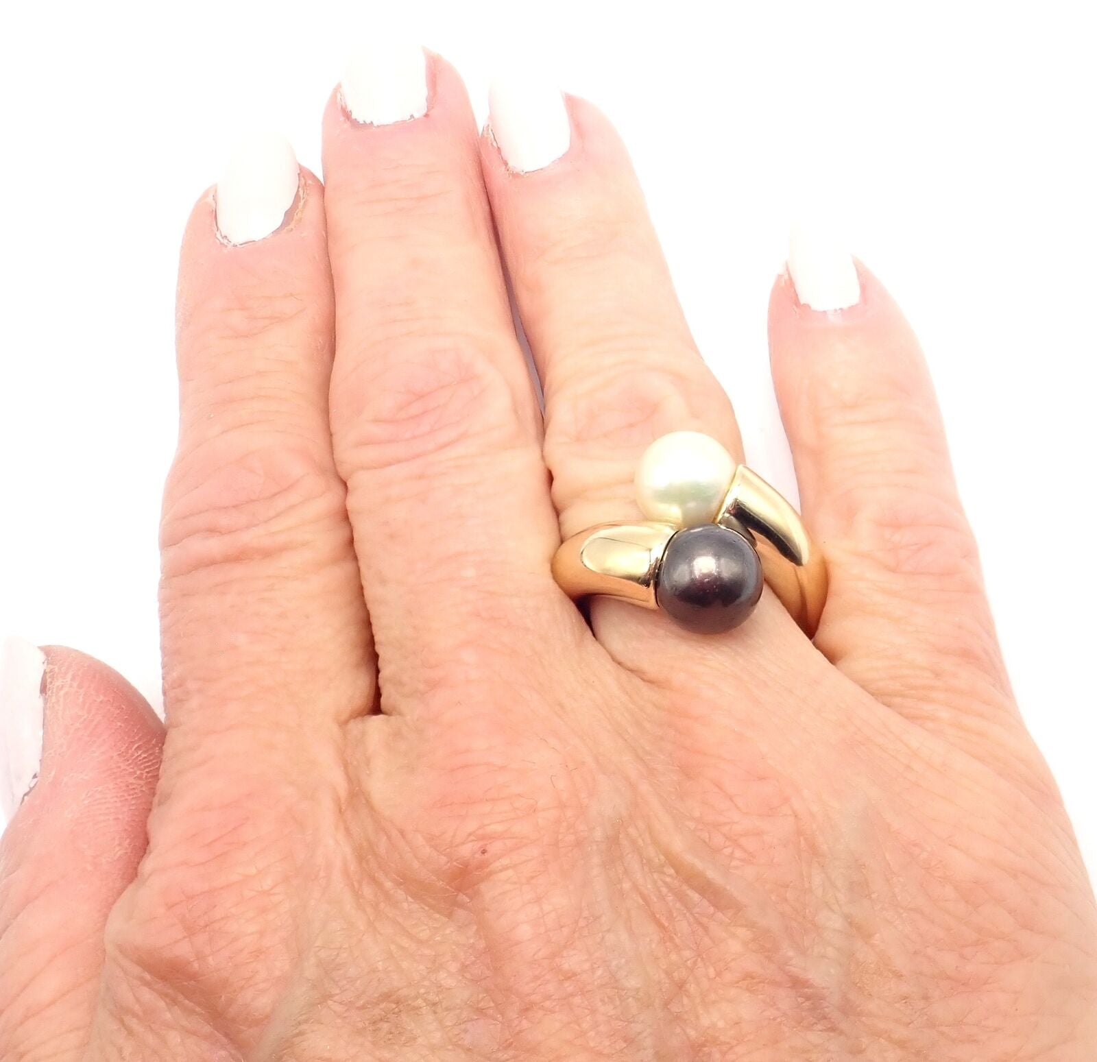 Authentic Cartier Toi Et Moi 18k Yellow Gold White Black Pearl Bypass Band Ring - Luxury Jewelry for Weddings, Anniversaries & Special Occasions