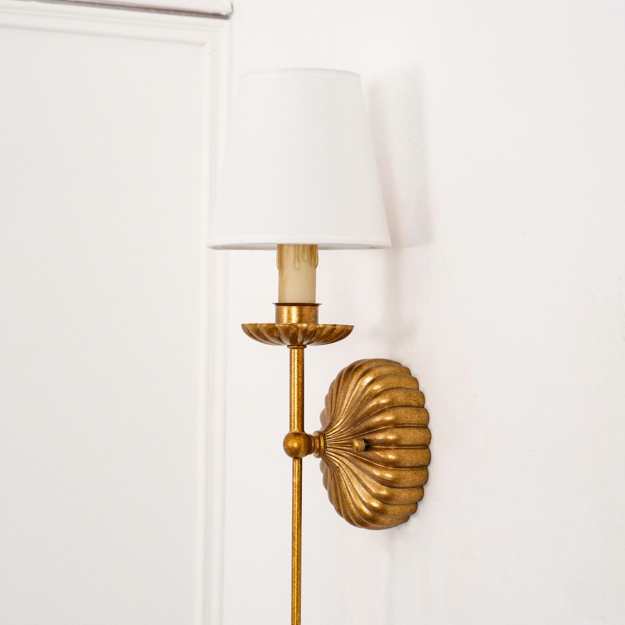 Carson Modern Wall Lamp - Sleek LED Sconce Light Fixture for Bedroom, Living Room & Hallway | Energy Efficient Indoor Lighting for Home Decor