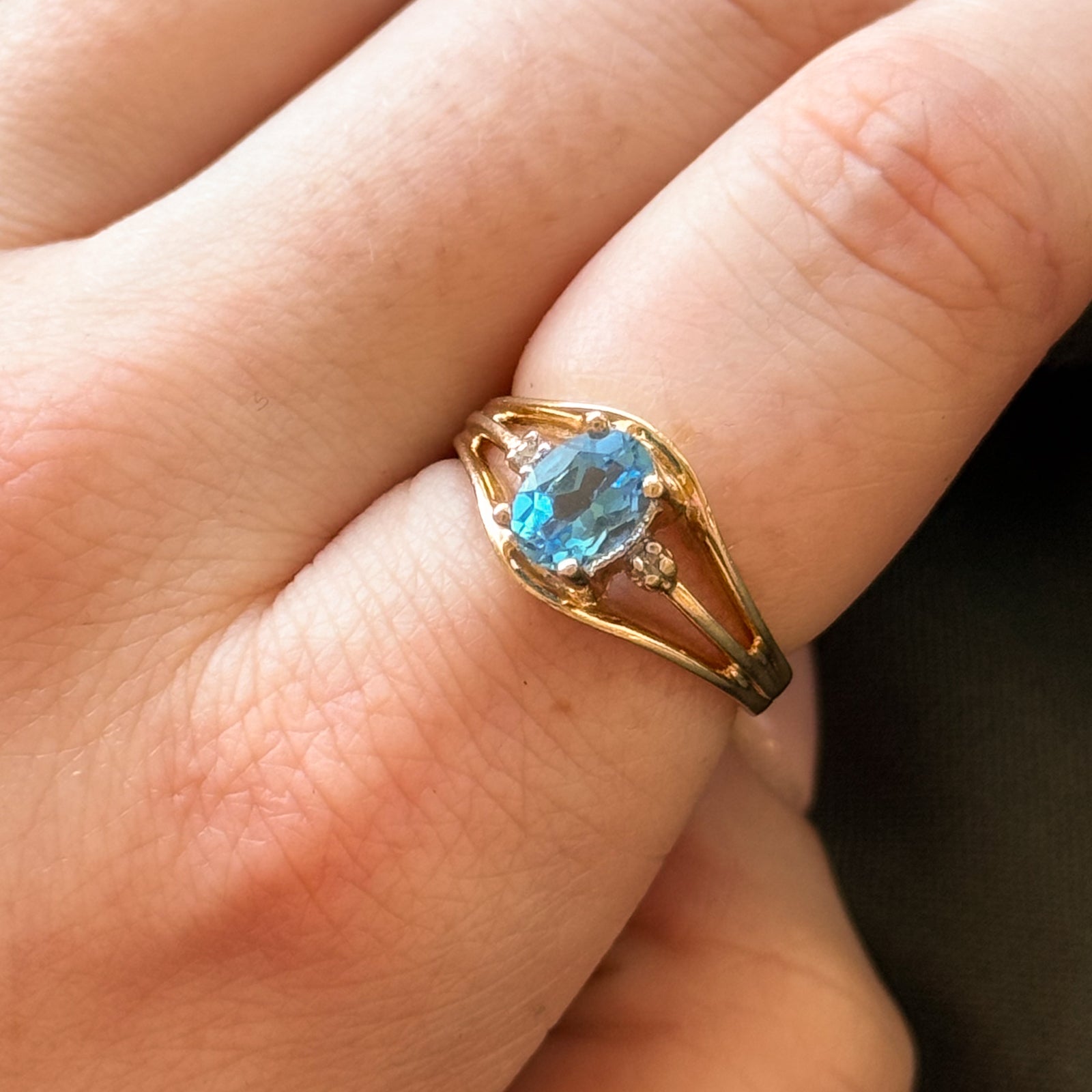 Blue Topaz and Diamond Ring - 0.95ct Natural Blue Topaz with 0.03ctw Diamond Accents - Size 6.75 - Elegant Jewelry for Engagement, Anniversary & Special Occasions