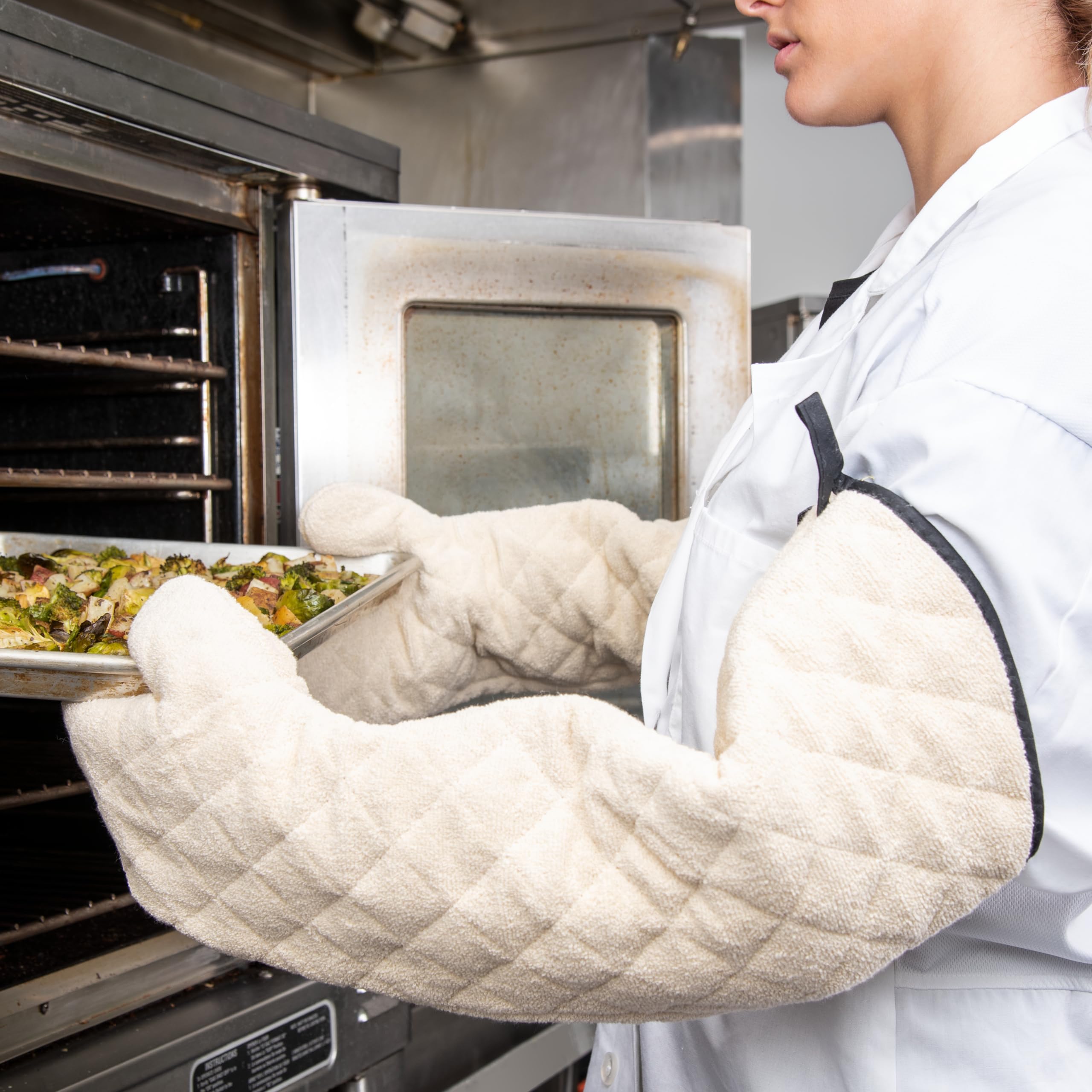 San Jamar 24-Inch Long Oven Mitt with Angled Cuff - Heat Resistant Cotton Kitchen Gloves for Baking, Grilling & Cooking - Perfect for Restaurants, Home Kitchens & BBQ Parties