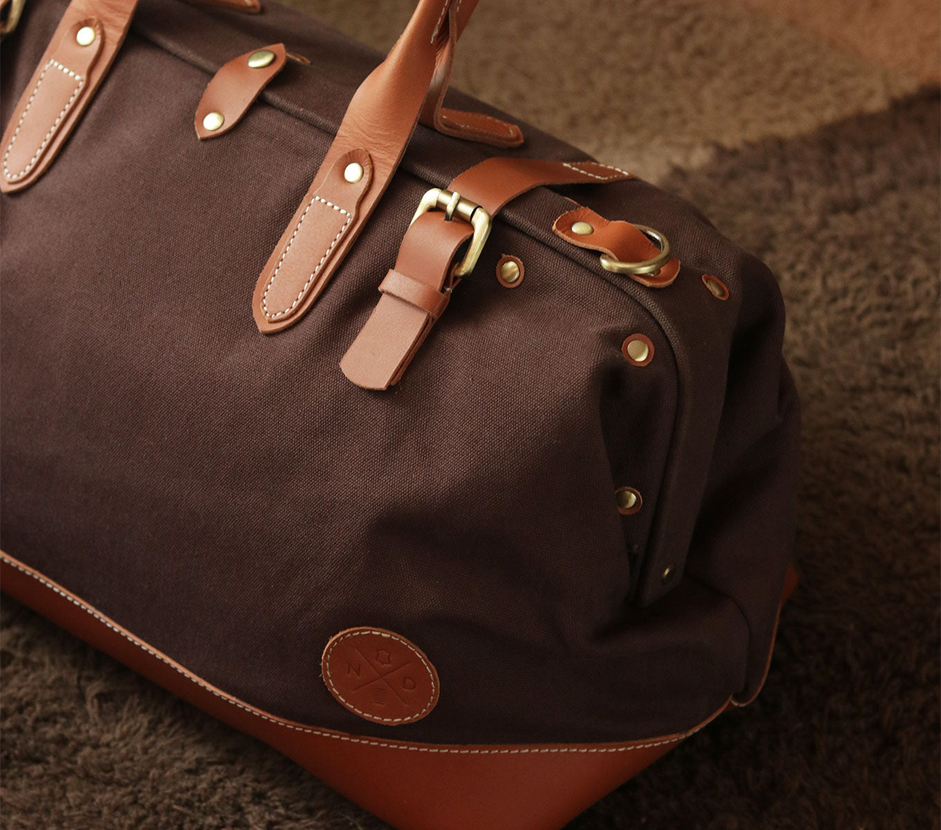 Stylish Weekender Bag for Women & Men - Durable Travel Duffel with Shoulder Strap - Perfect for Gym, Weekend Getaways & Overnight Trips