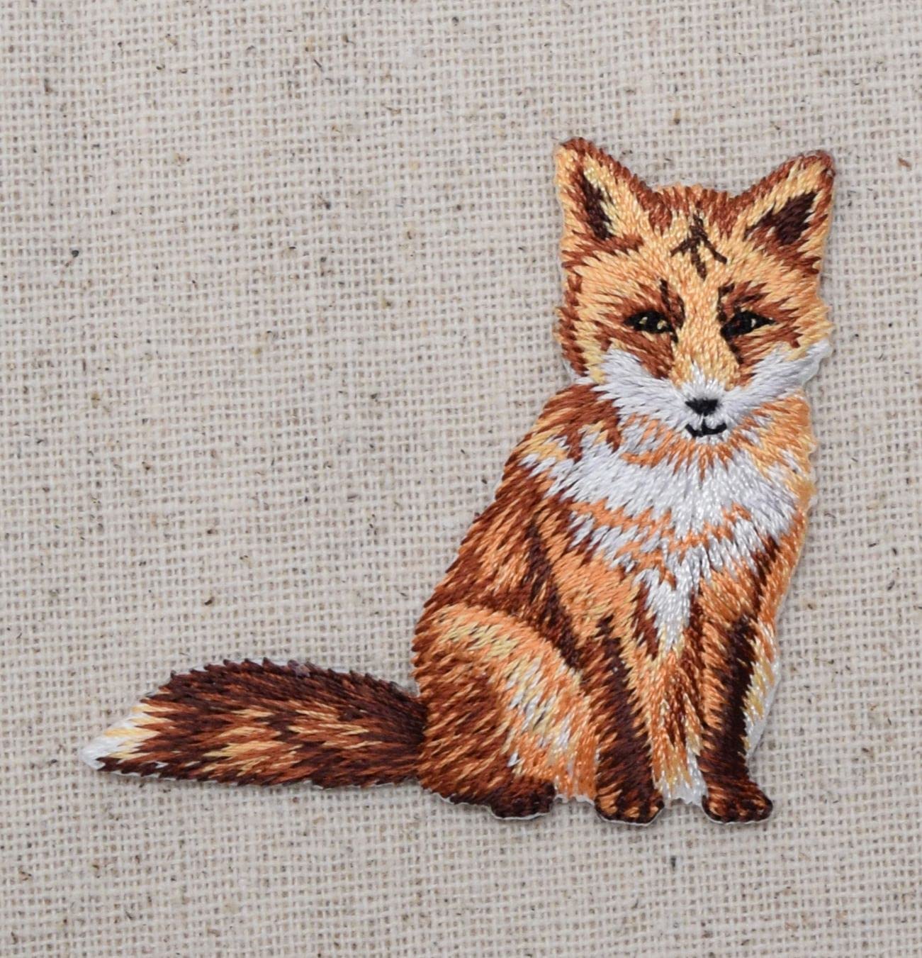 Red Fox Embroidered Iron-On Patch for Jackets, Hats & Backpacks - DIY Sewing Craft for Costumes, Denim & Accessories