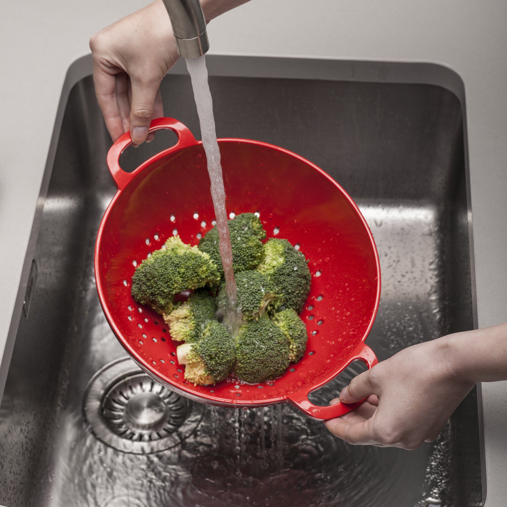 24cm Red Melamine Colander - Durable Plastic Strainer for Pasta, Salad & Vegetables - Perfect for Kitchen, Camping & Picnics