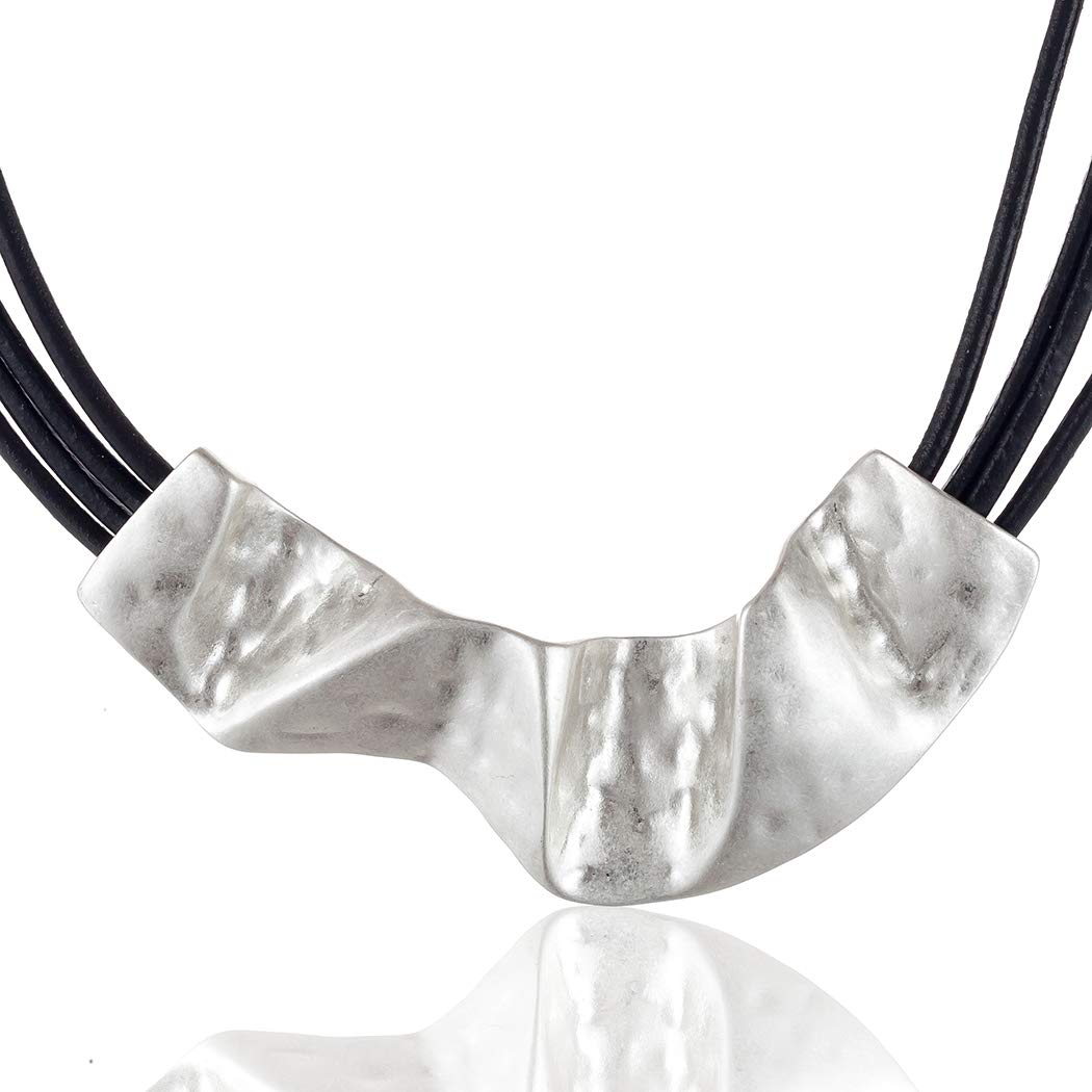 Trendy Black Leather Choker Necklace for Women - Gothic Punk Chain Necklace Jewelry for Party, Date Night & Everyday Wear