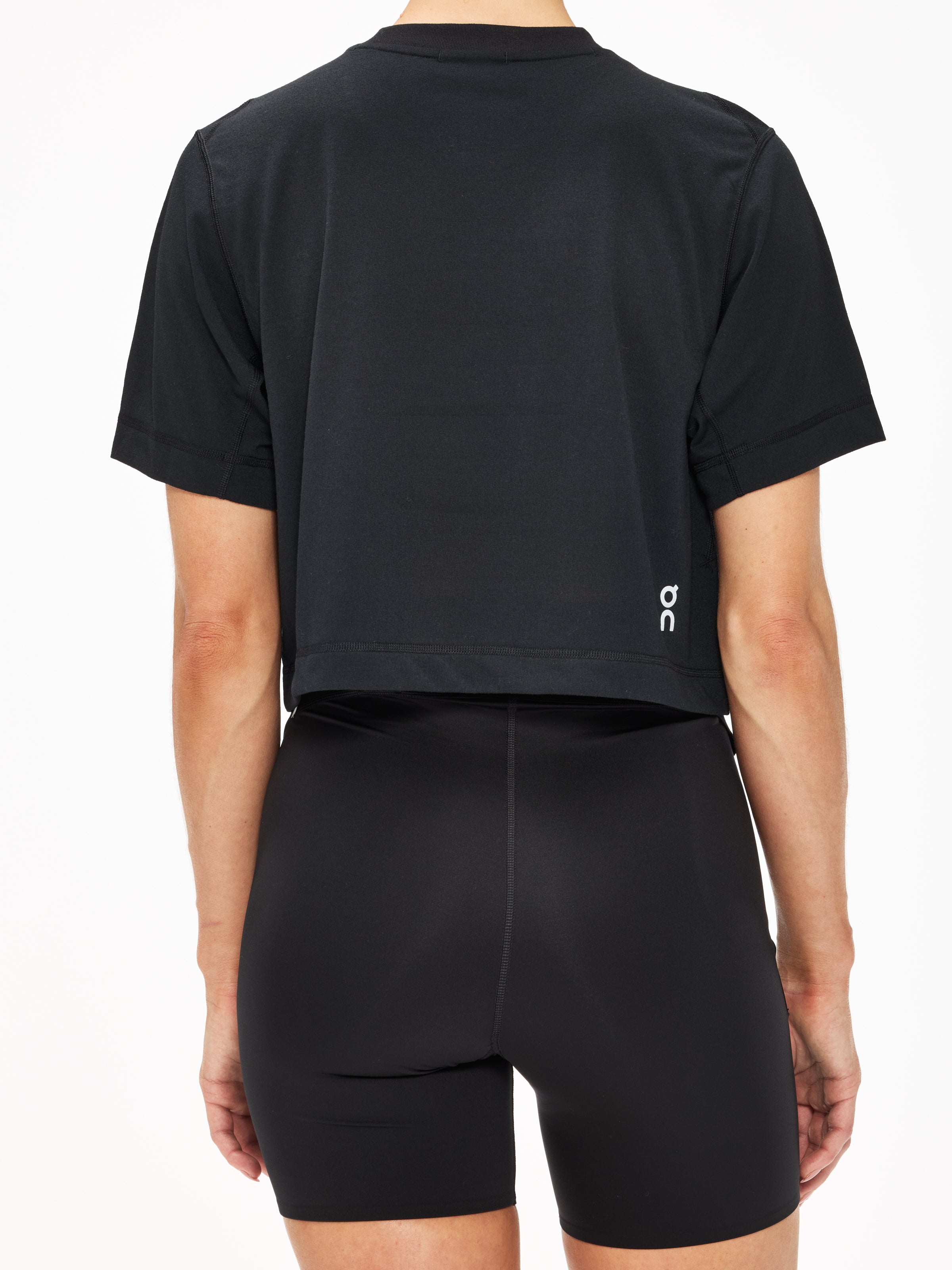 On Train T Crop Top - Black | Women's Fashion Workout & Yoga Apparel for Gym & Casual Wear