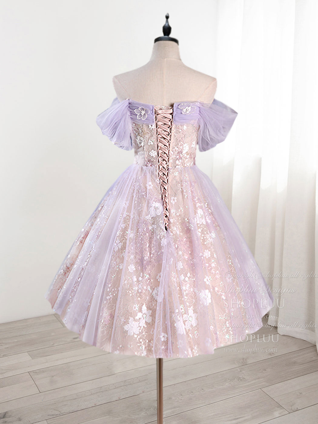 Elegant Off-Shoulder A-Line Tulle Lace Short Prom Dress in Purple - Perfect for Homecoming, Party & Special Occasions