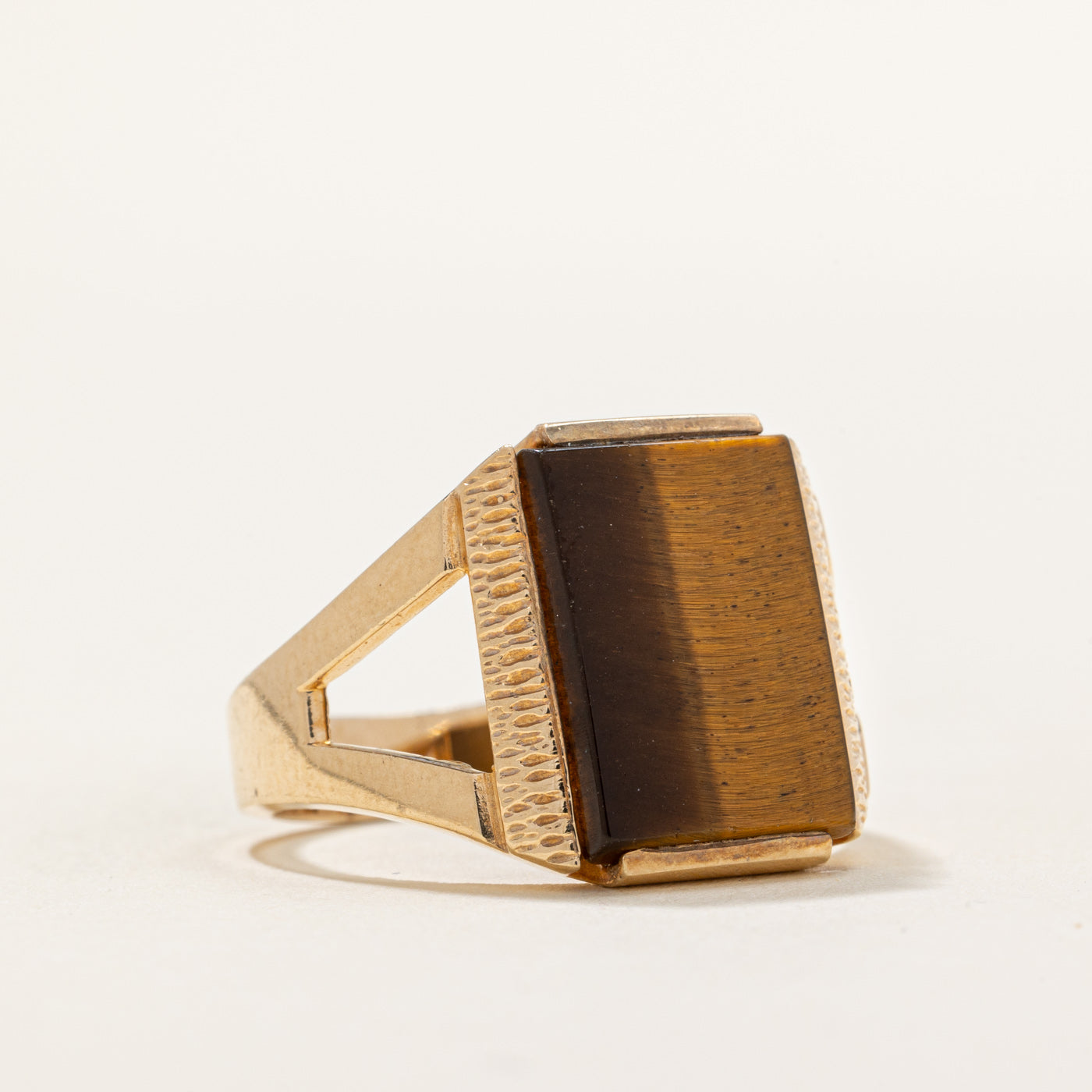 Exquisite 4.50ct Tiger's Eye Cocktail Ring - Size 8.5 - Elegant Statement Jewelry for Evening Parties & Special Occasions