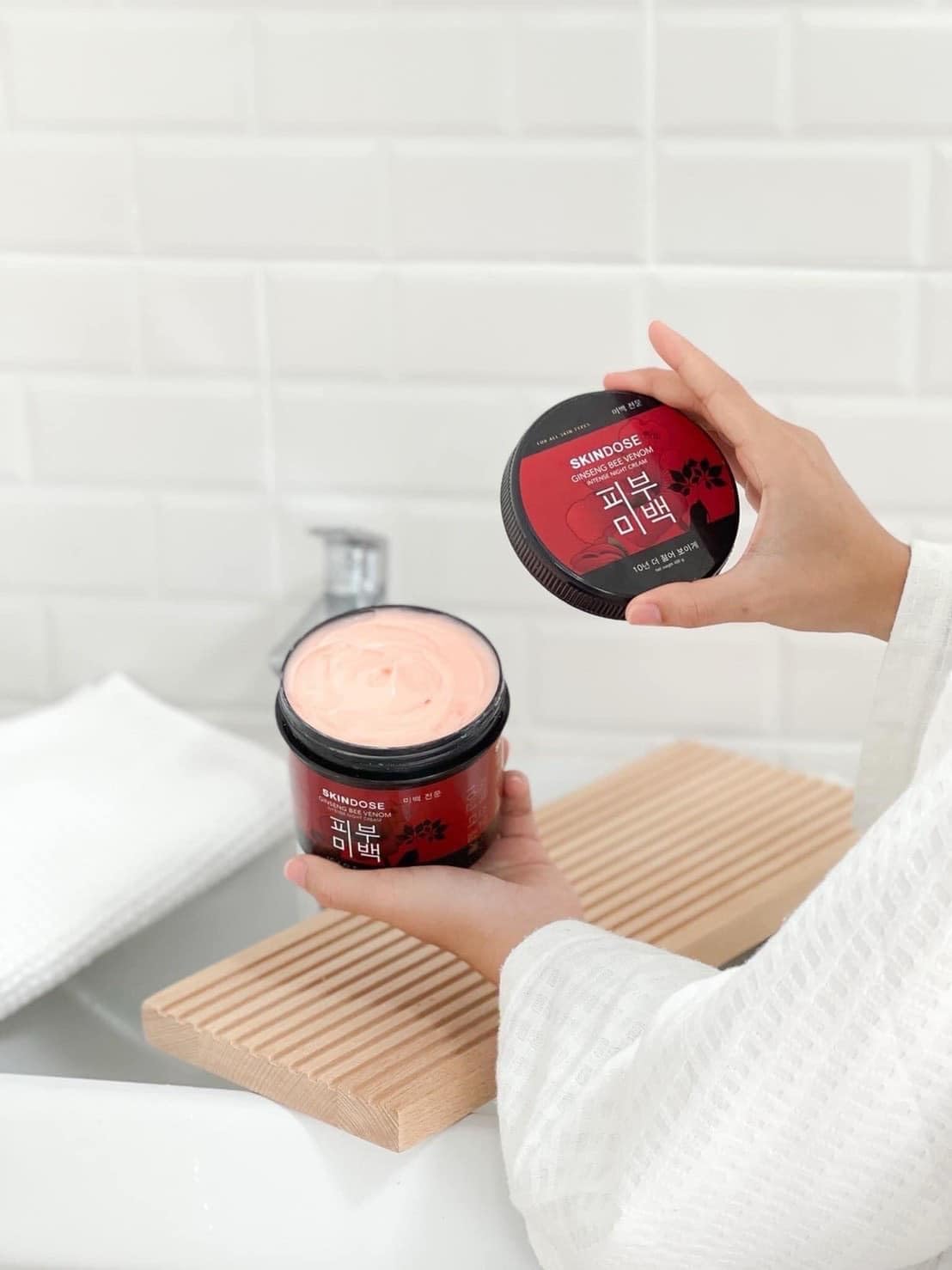 Skinndose Ginseng Body Cream - Thai Night Cream 400g/1Pcs | Deep Moisturizing & Anti-Aging for Dry Skin | Perfect for Nighttime Skincare Routine & Relaxation