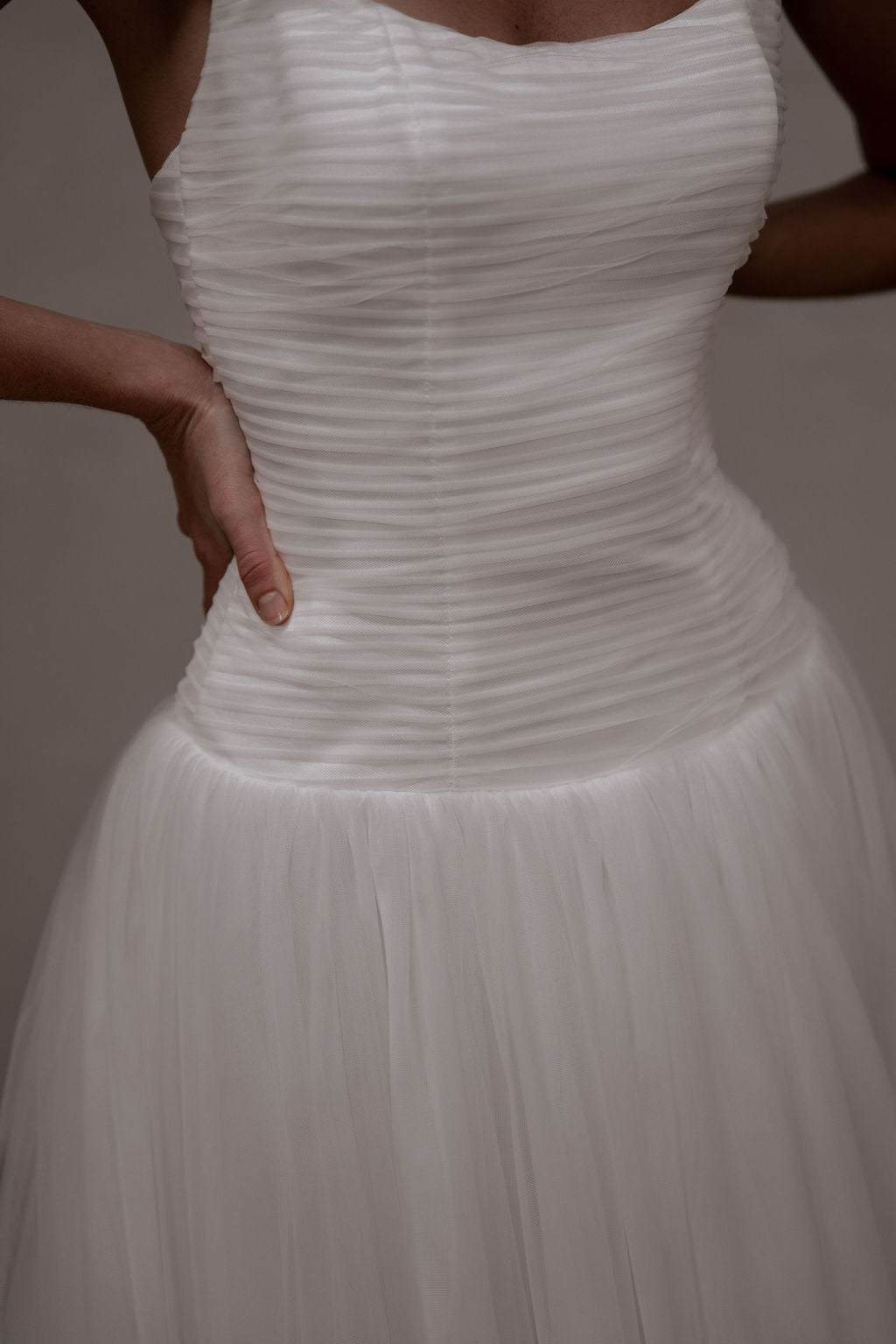 Elegant Pleated Tulle Fabric - Wholesale & Retail for Wedding Dresses, Party Decorations & DIY Crafts - Perfect for Bridal Gowns, Home Decor and Fashion Accessories