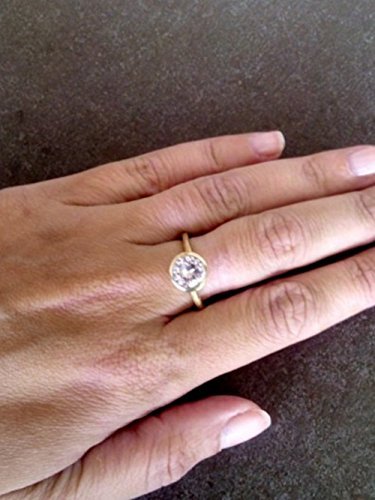 Round Crystal Quartz Ring - Clear Quartz Gemstone Ring for Women - 14K Gold Stacking Ring - Faceted Bridal Ring for Engagement & Wedding - Elegant Texture Mat Jewelry Gift for Her - Perfect for Everyday Wear, Special Occasions & Stacking Style