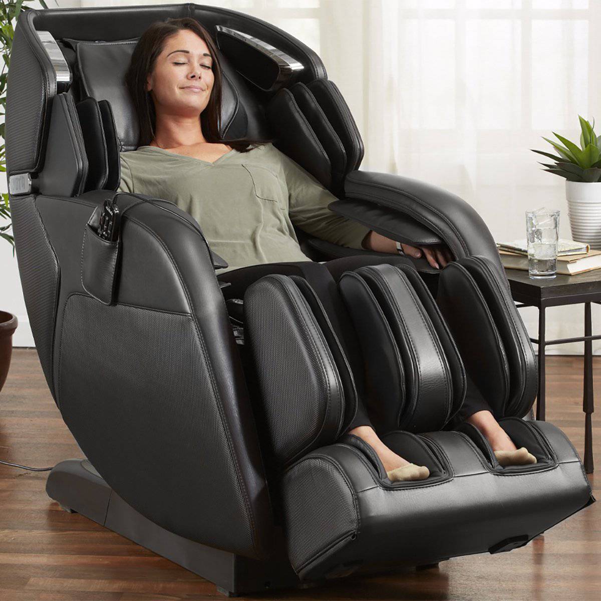 Kyota Kenko M673 3D/4D Massage Chair - Certified Pre-Owned - Full Body Shiatsu Massage for Home & Office Relaxation