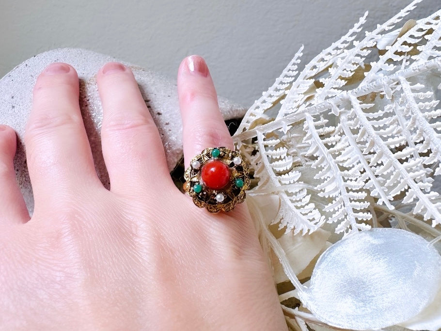 Vintage Orange Bullet Cabochon Adjustable Ring - Gold Tone Etruscan Revival Cocktail Ring with Multistone Design - Retro Costume Jewelry for Women - Perfect for Parties, Weddings & Vintage Fashion