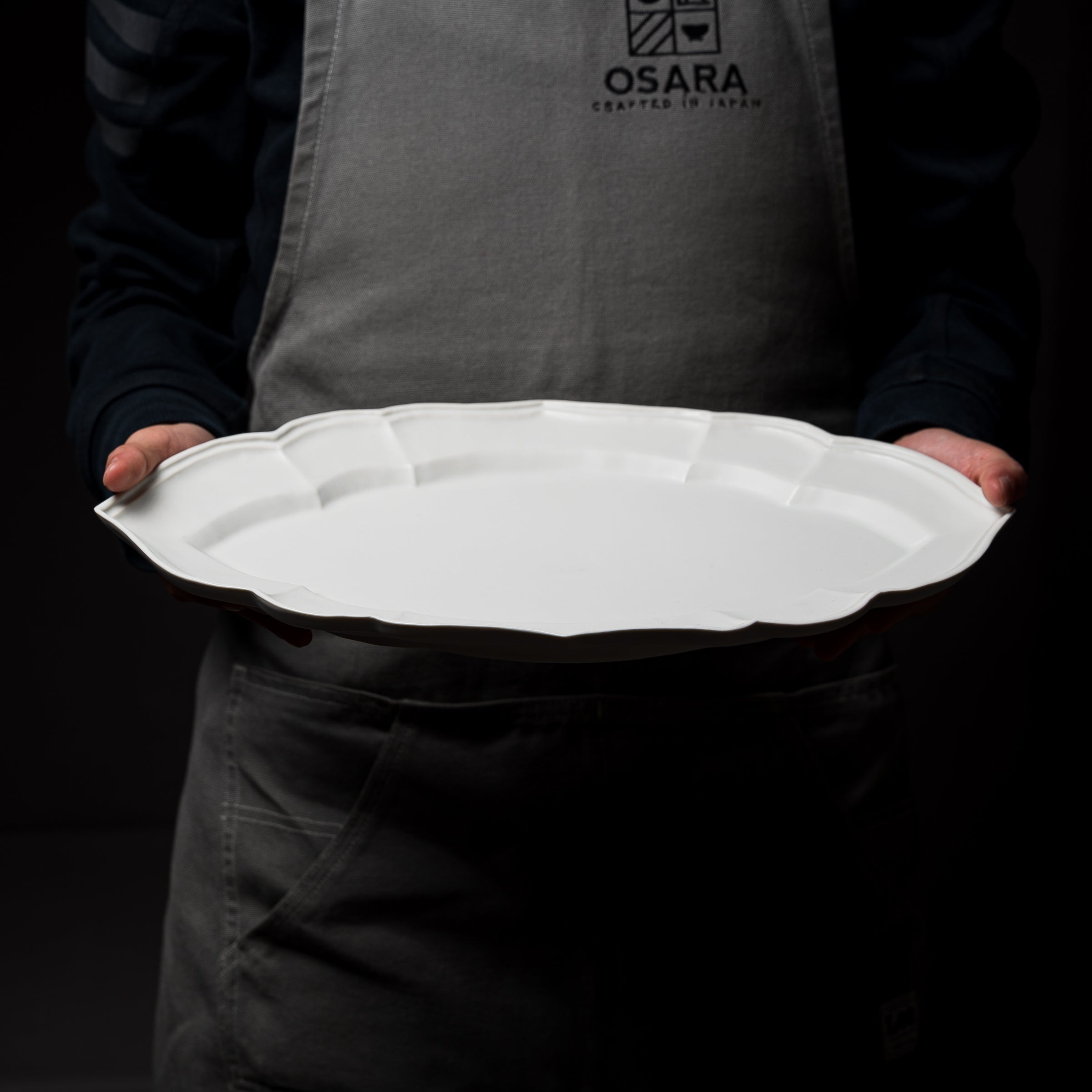 Handmade USUKIYAKI Ryoka Oval Ceramic Plate - Japanese Artisan Dinnerware Set (2 Sizes) for Sushi, Desserts & Home Decor