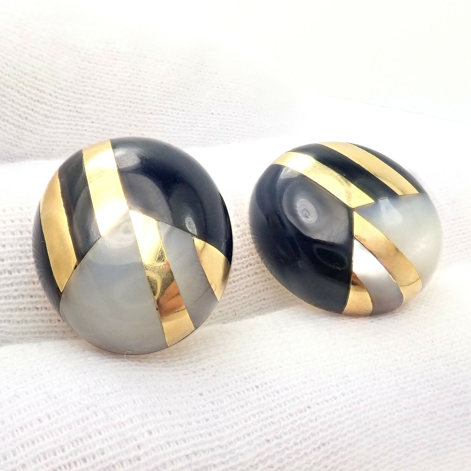 Tiffany & Co Cummings 18k Yellow Gold Mother of Pearl Black Jade Earrings - Luxury Vintage Dangle Earrings for Women - Perfect for Weddings, Parties & Special Occasions