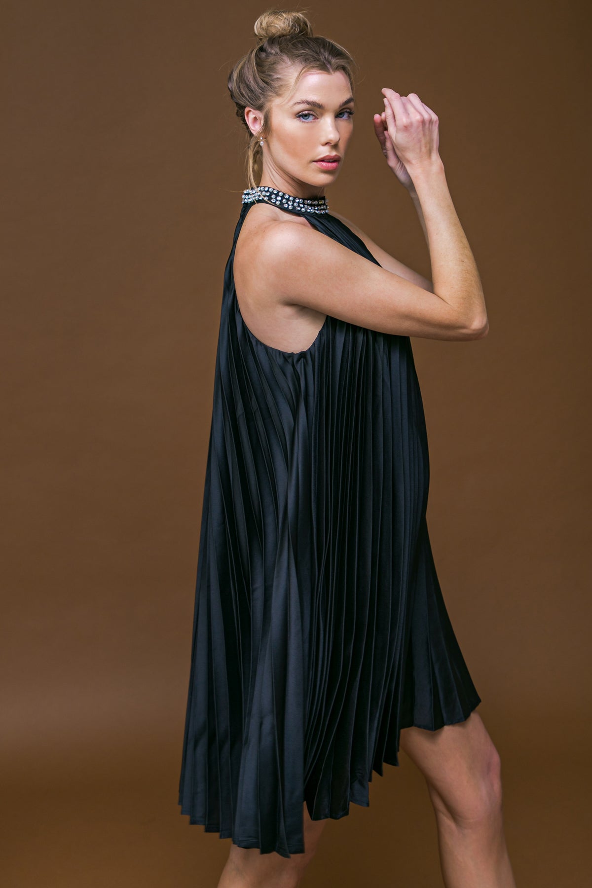 FIESTA FRIDAY Pleated Mini Dress with Halter Neck - Perfect for Parties, Date Nights & Summer Outfits