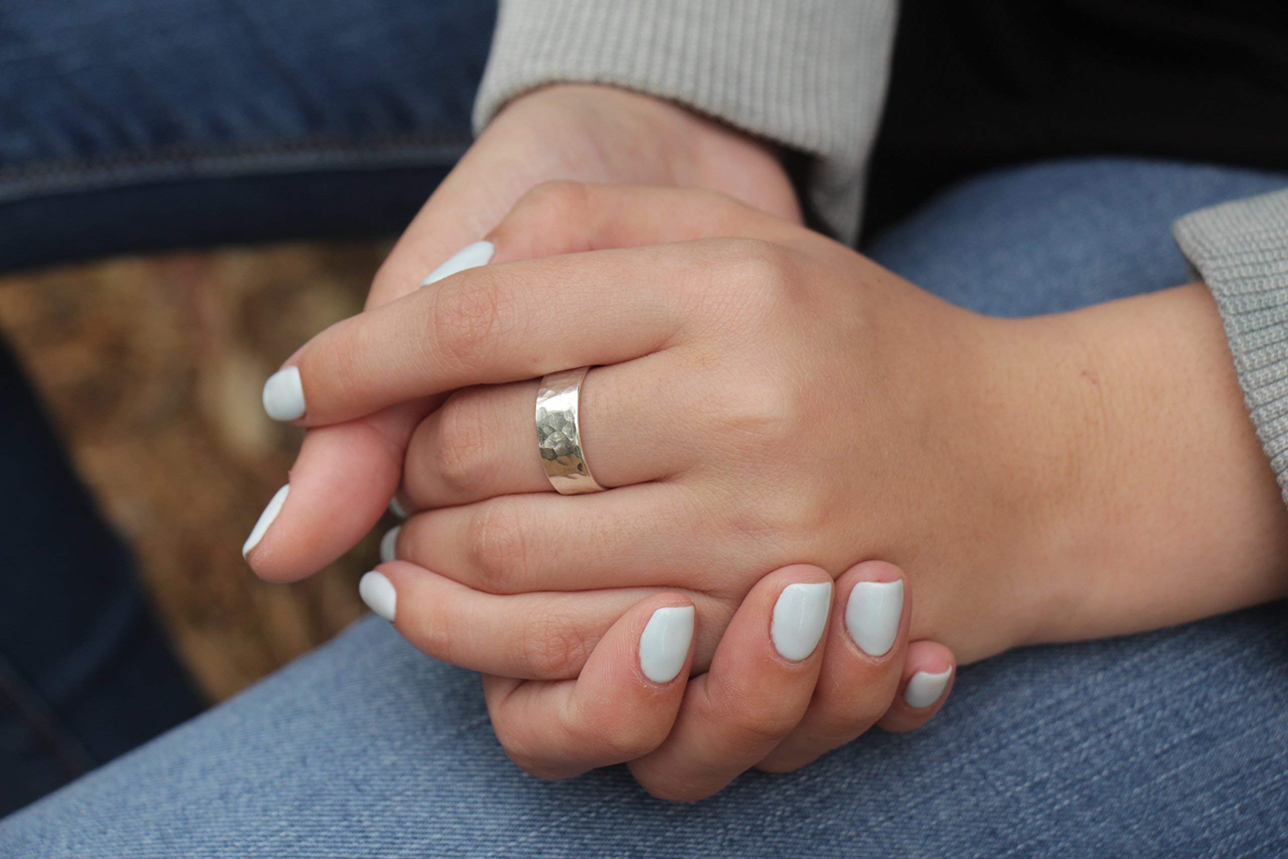 Hammered Sterling Silver Ring - 5mm Minimalist Wedding Band for Women & Men - Simple Silver Jewelry Gift for Her & Him - Perfect for Anniversaries, Engagements & Everyday Wear