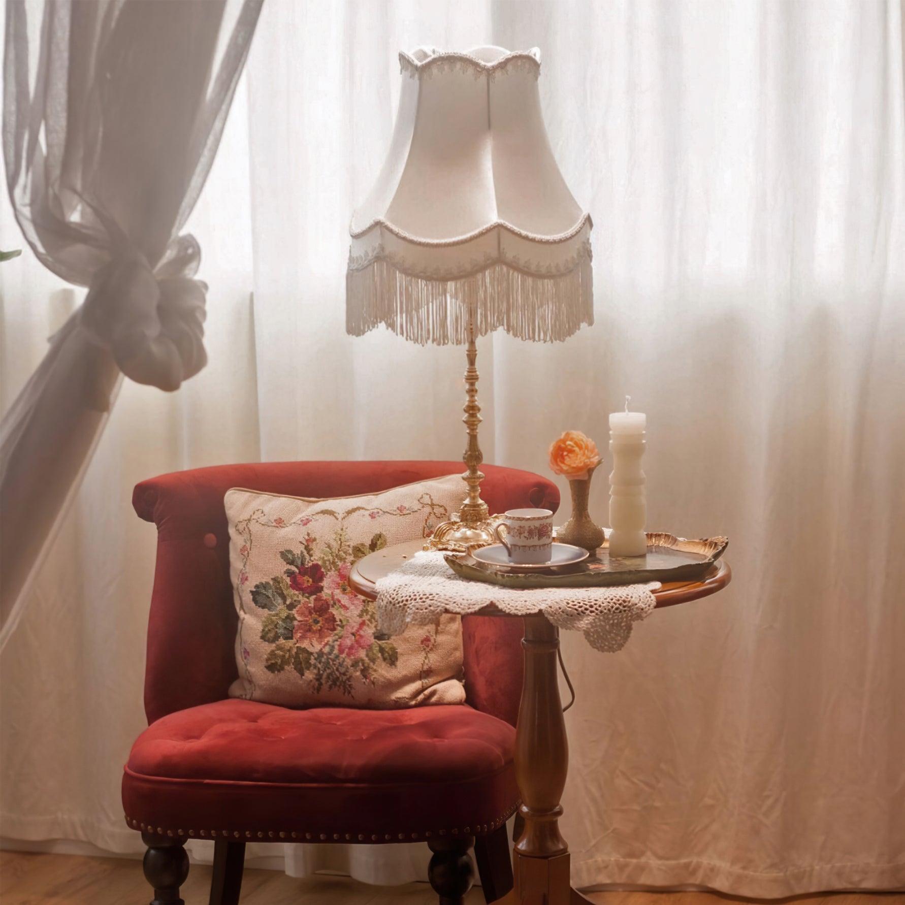 Modern Pantalla Table Lamp - Stylish Bedside & Desk Lighting for Home & Office - Perfect for Reading, Working & Relaxing