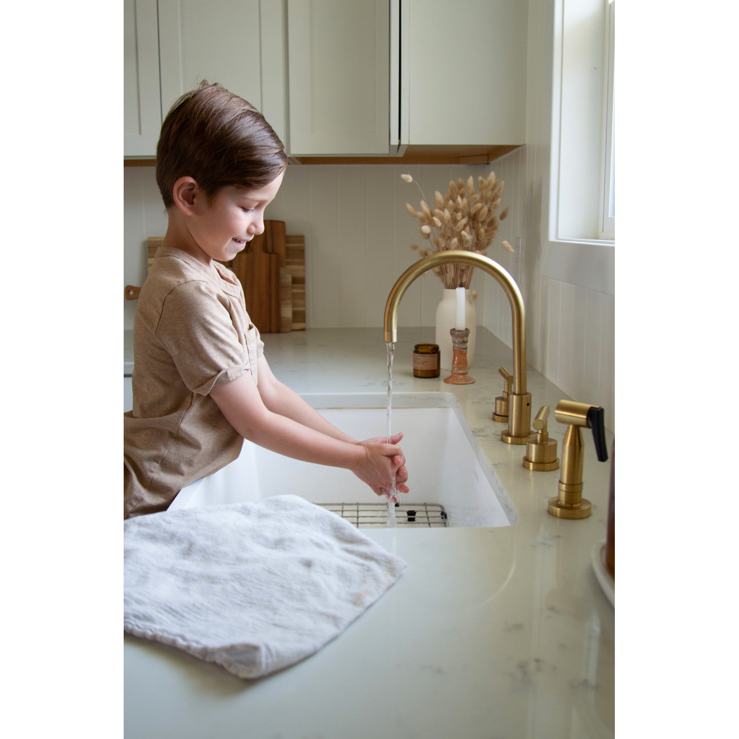 Arcticstone GKFA301810BC 30 Inch White Farmhouse Kitchen Sink - Solid Surface Apron Front Single Bowl with Strainer, Matte Finish | Perfect for Rustic & Modern Kitchens
