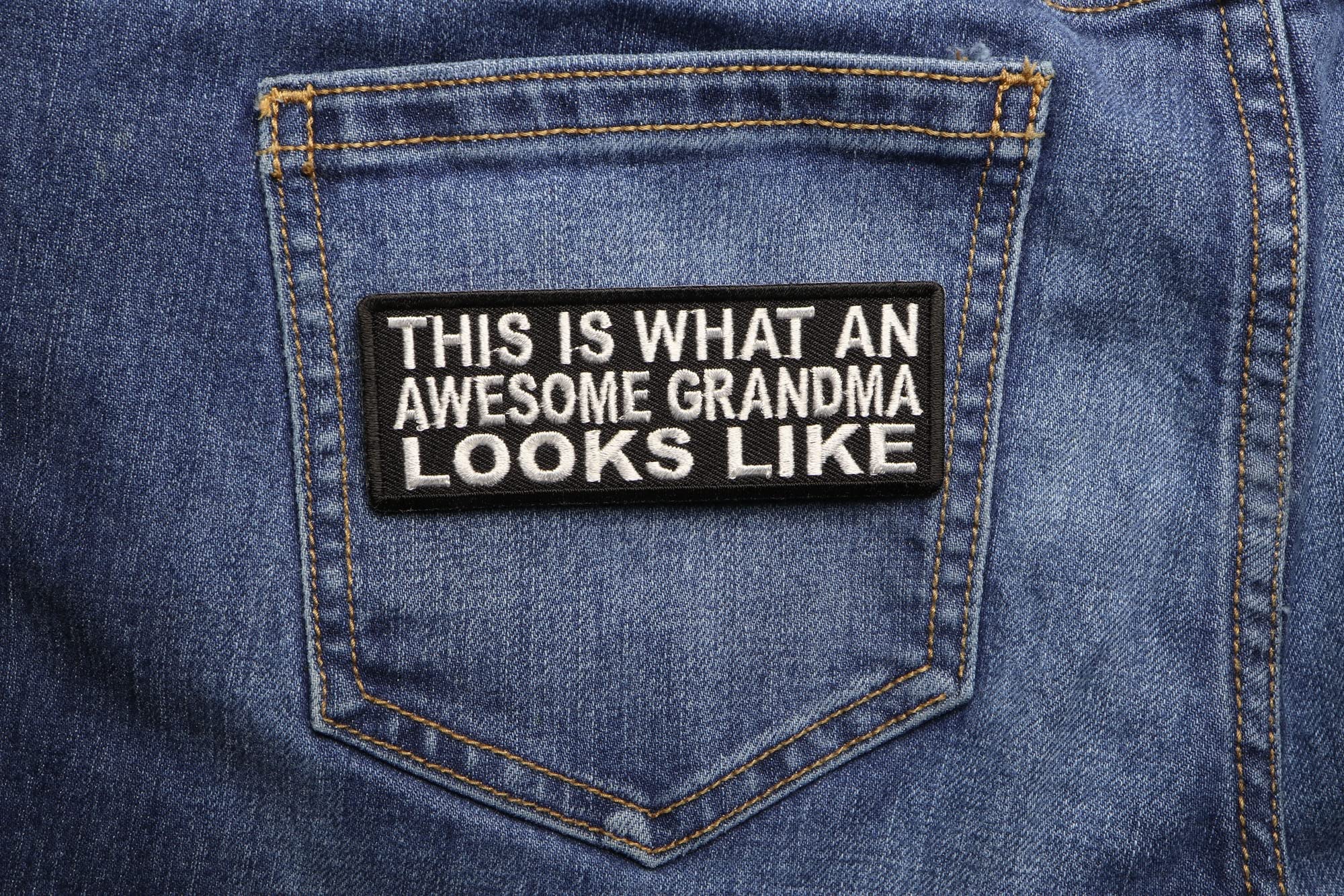 Funny Iron-On Patch - 'This is What an Awesome Grandma Looks Like' - Embroidered Applique for Jackets, Hats & Bags - Perfect Gift for Grandparents Day & Family Reunions