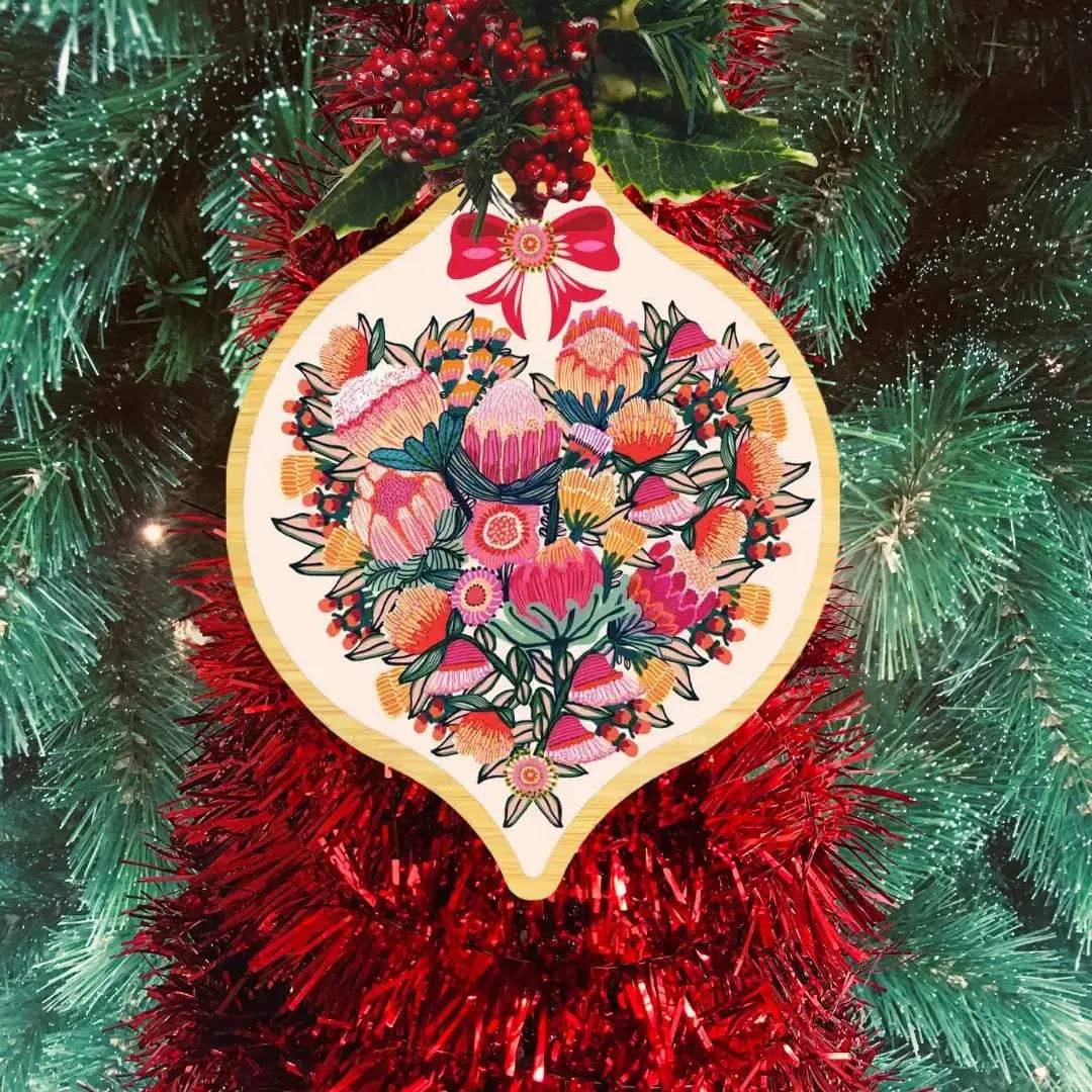 Beautiful Heart of Flowers Australian Christmas Card & Bauble - Perfect for Holiday Greetings, Tree Decorations, and Festive Gift Giving