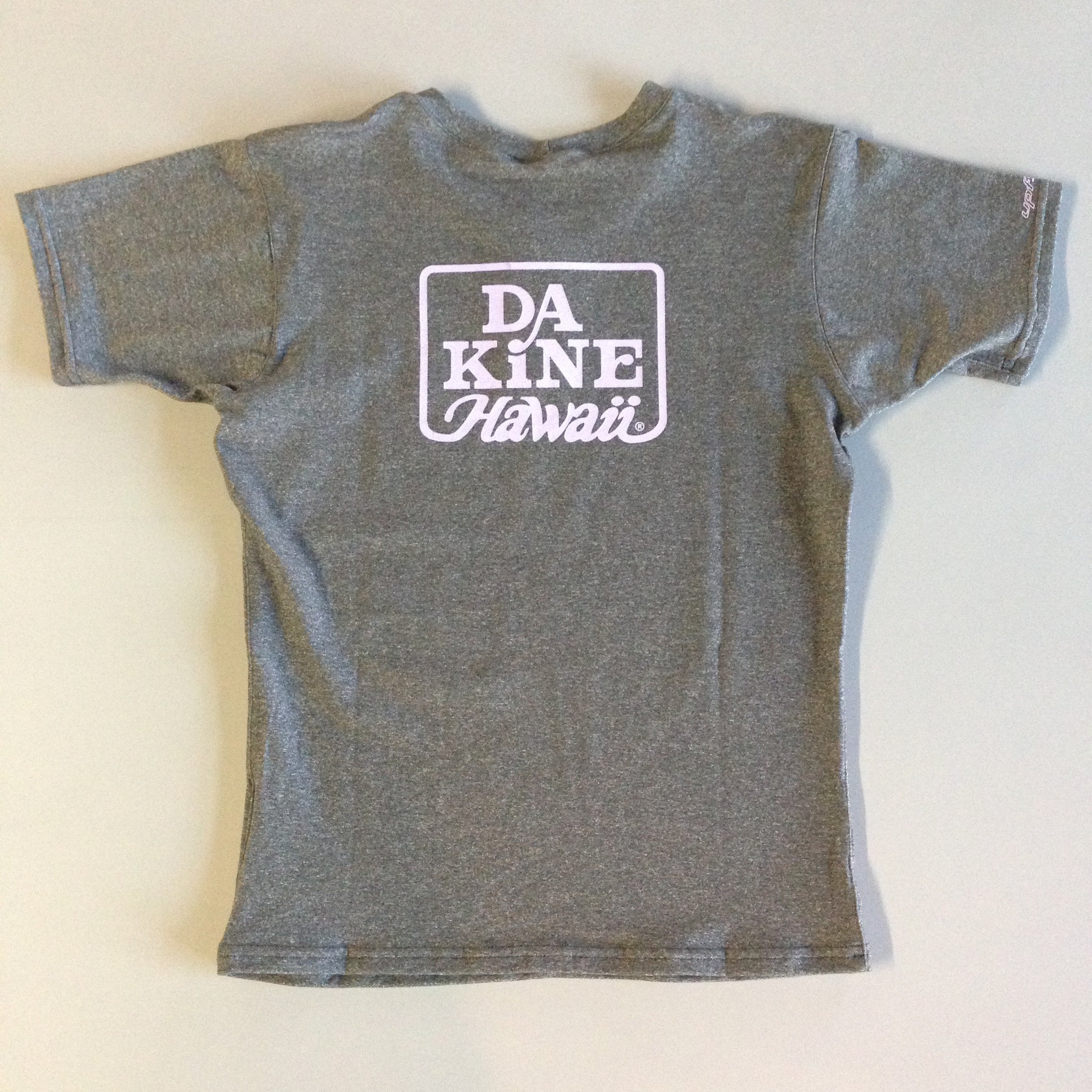 Dakine Women's Rash Guard: Dauntless Loose Fit Short Sleeve Swim Shirt for Surfing, Swimming & Beach Activities