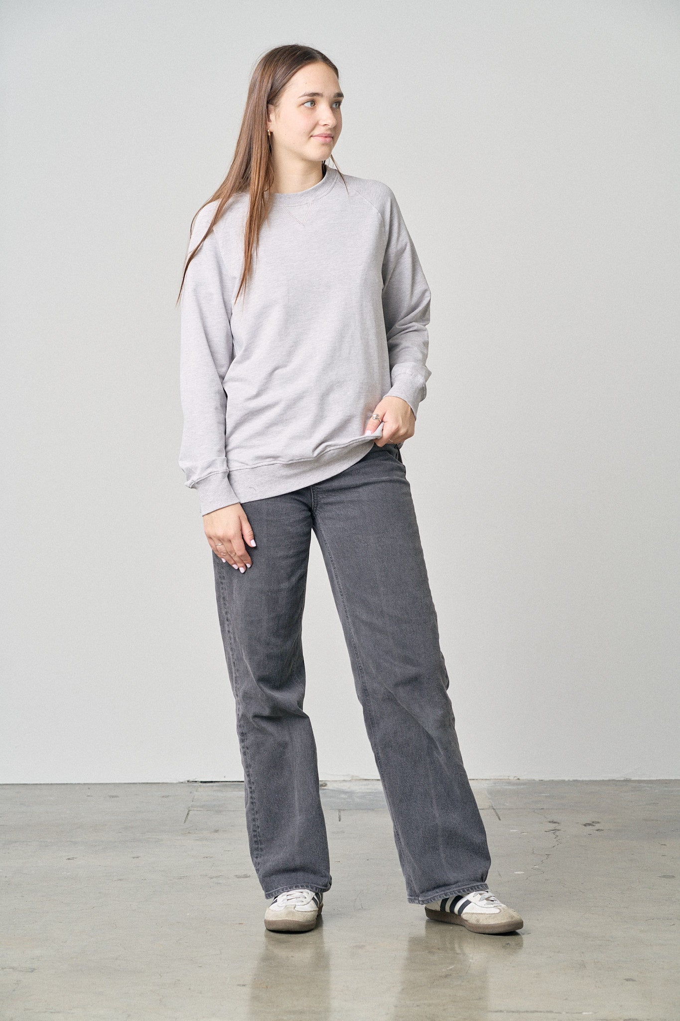 Stylish Grey Pullover for Adults - Cozy & Comfortable Sweatshirt for Casual Wear, Lounge & Outdoor Activities
