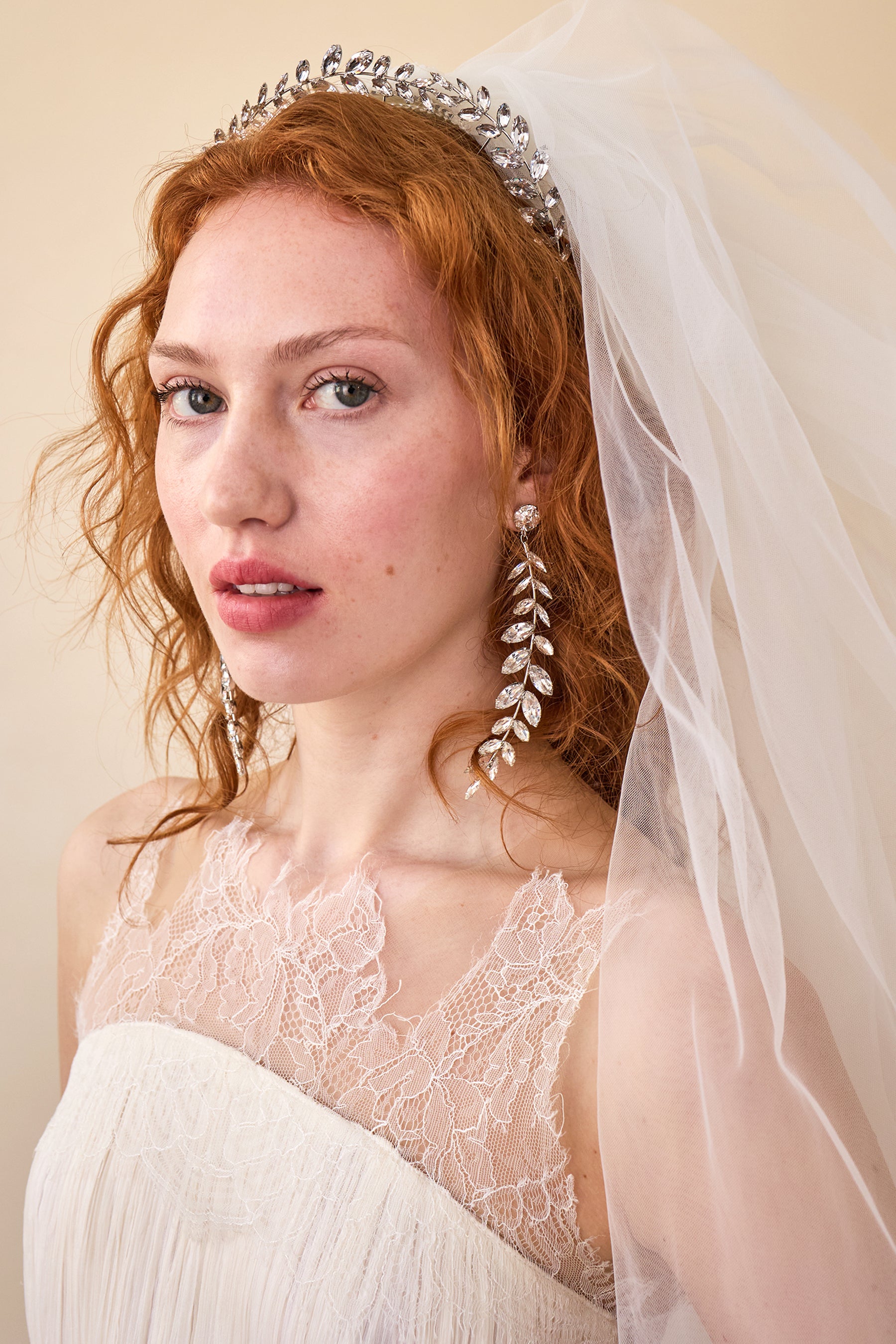 Cruz Crystal Crown Tiara - Elegant Rhinestone Bridal Headpiece for Weddings, Prom & Special Occasions