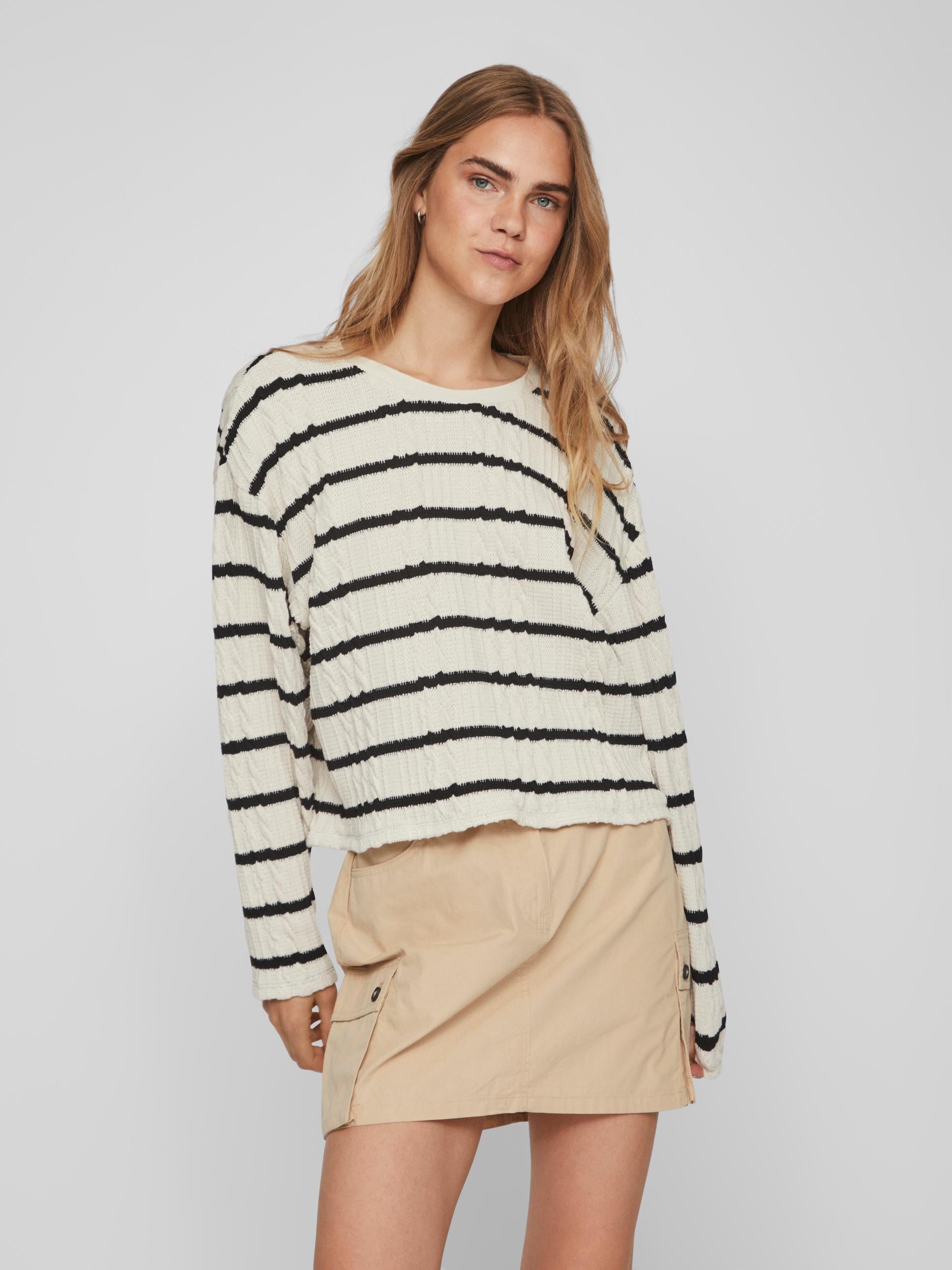 CABA Long Sleeve Cropped Top for Women - Birch & Black Colors - Perfect for Casual Outfits, Layering, and Streetwear Fashion