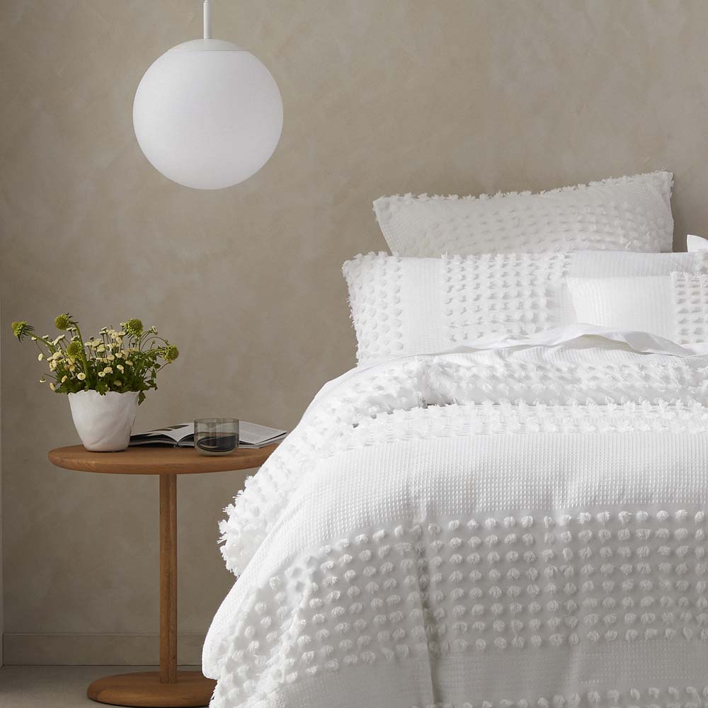 Premium White Quilt Cover Set - Queen Size Bedding for Luxury Comfort | Soft & Breathable Cotton Duvet Cover | Perfect for Master Bedroom, Guest Room & Hotel Decor