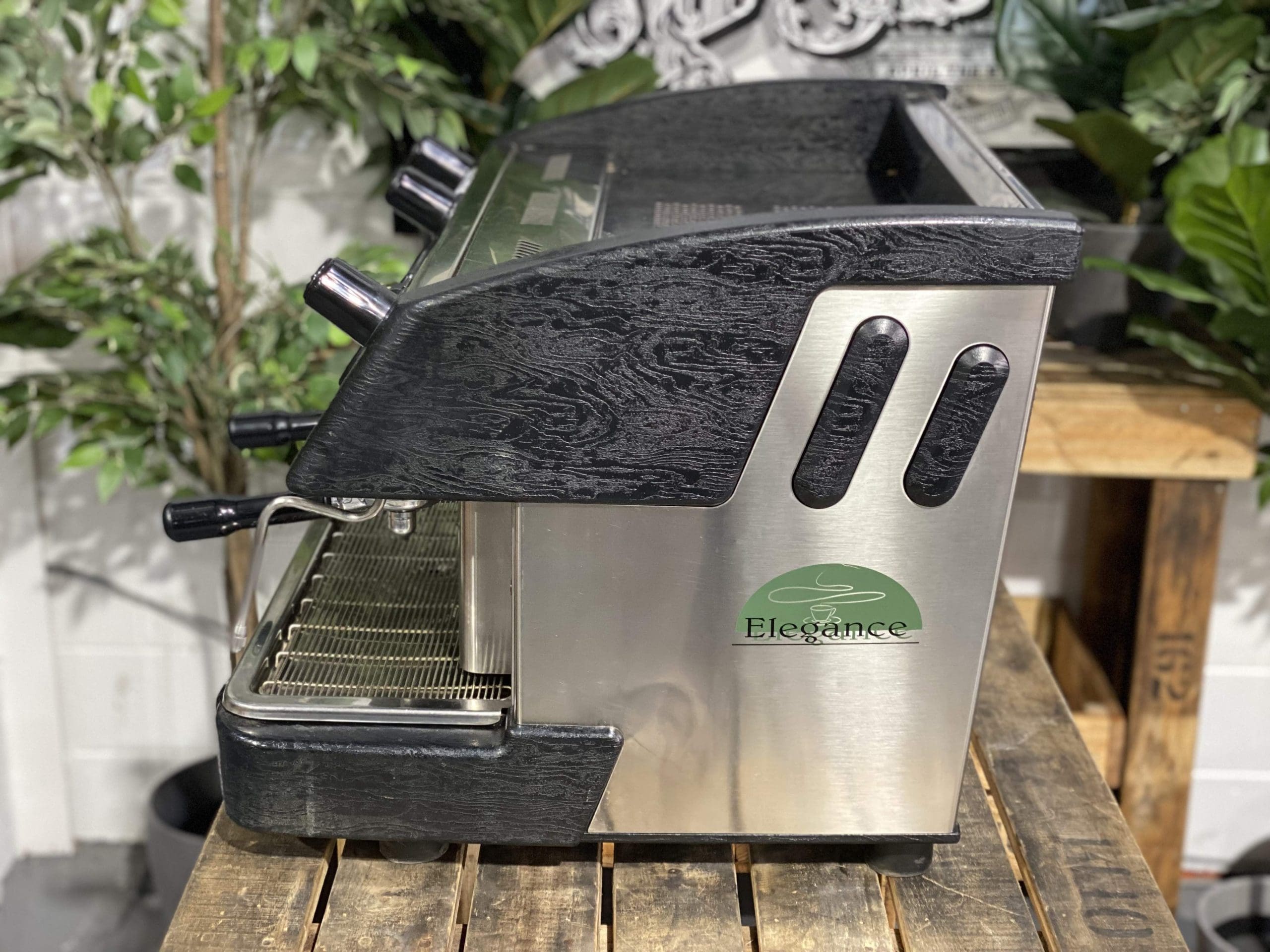 Expobar Elegance Low Cup 2 Group Espresso Machine - Black & Stainless Steel Commercial Coffee Maker for Cafes, Restaurants and Coffee Shops