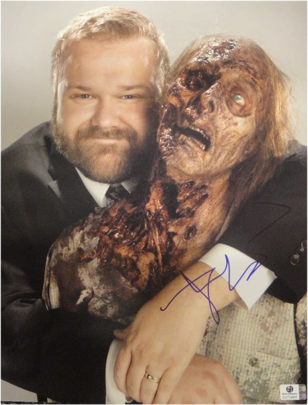 Robert Kirkman Signed Autographed 11X14 Photo - The Walking Dead Creator - Limited Edition Collectible - Perfect for Comic Book Fans & Memorabilia Collectors