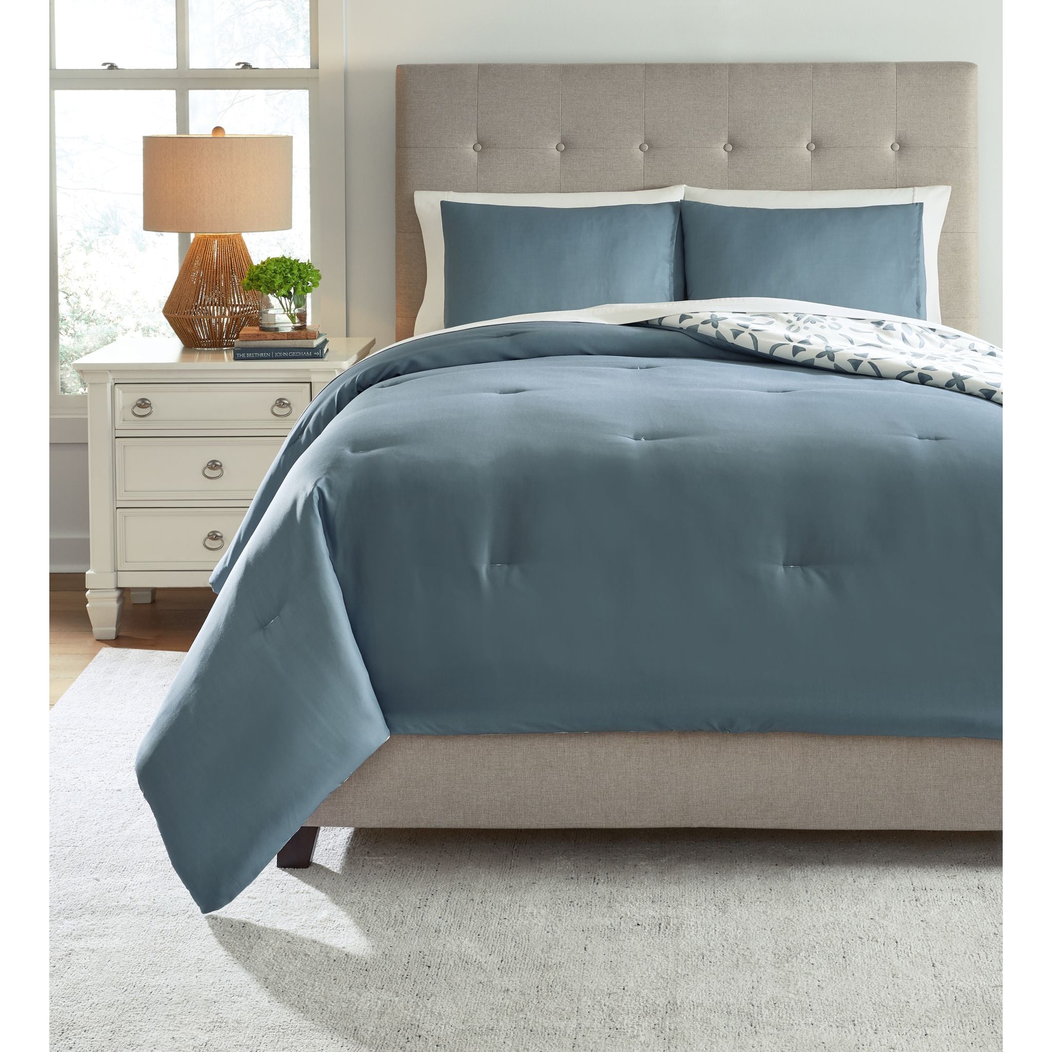 Adason Queen Comforter Set - 7-Piece Luxury Bedding Set with Comforter, Pillow Shams, Sheet Set & Bed Skirt - Soft Microfiber for All Seasons - Perfect for Master Bedroom, Guest Room & Dorm Decor