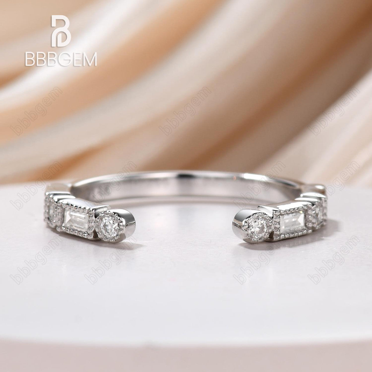 Open Gap White Gold Wedding Band with Milgrain Detailing - Baguette & Round Moissanite Diamond Bridal Ring Set - Perfect for Engagement, Anniversary, and Bridal Jewelry Gifts
