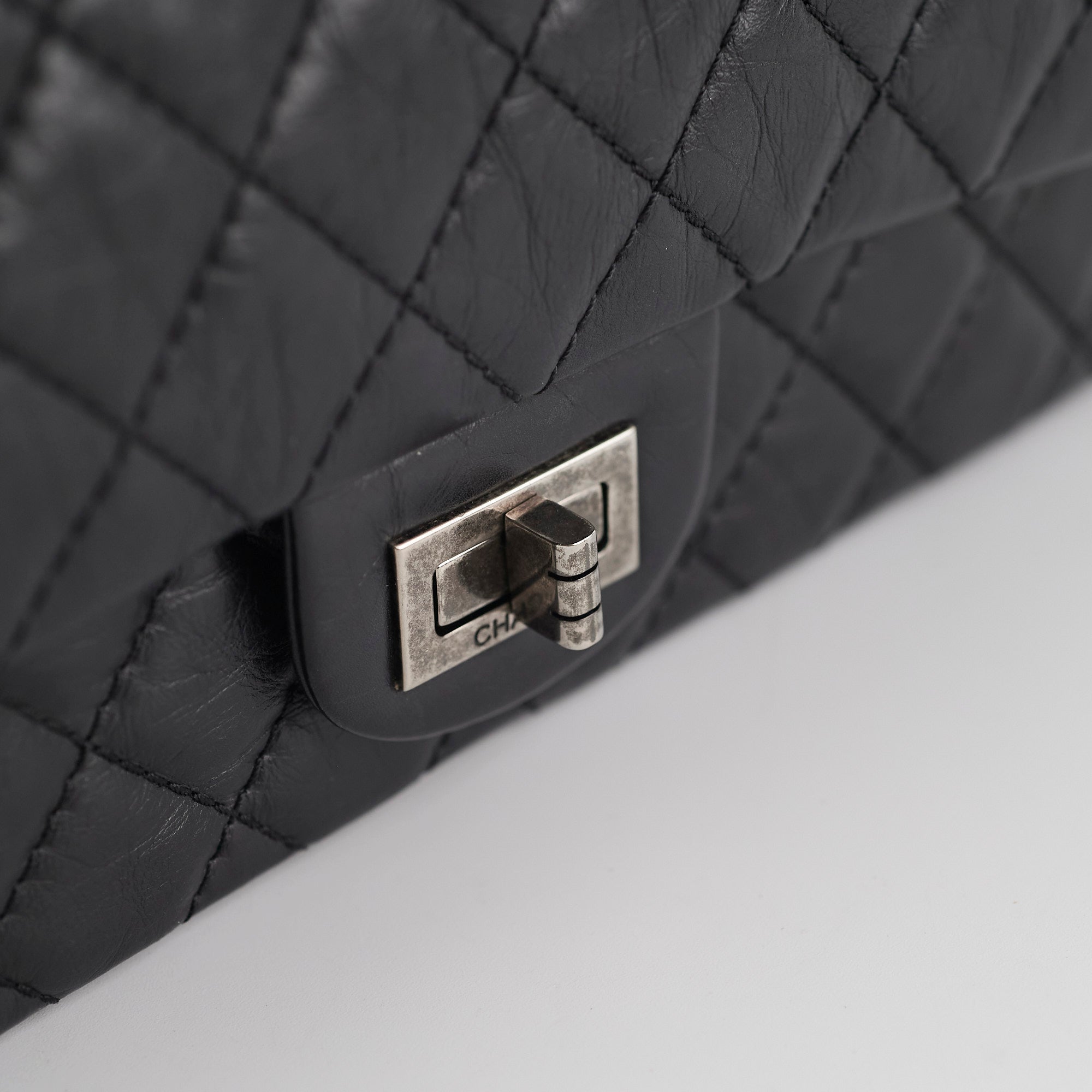 Authentic Chanel Reissue 225 Black Calfskin Leather Flap Bag - Luxury Handbag for Women, Perfect for Evening Events & Special Occasions