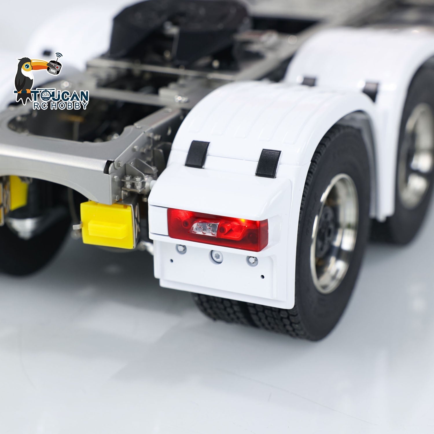 1/14 Scale RC Tractor Truck 770S - 6x6 Metal Chassis with Light, Sound & Smoke Effects - 3-Speed Transmission & Differential Lock - Openable Cabin - I6S Remote Control - Perfect for Off-Road Adventures & Construction Play
