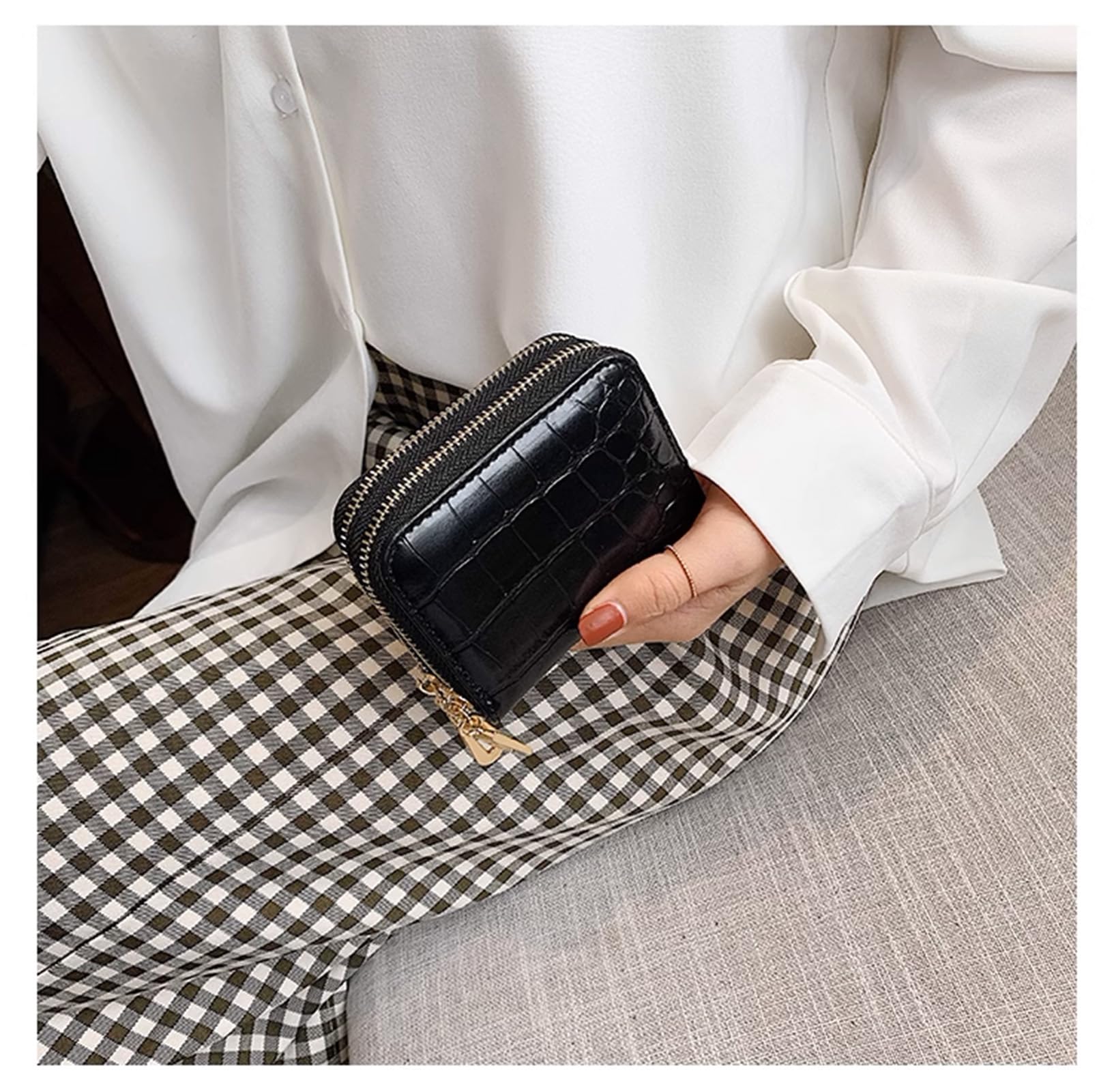 Stylish Crocodile PU Leather Card Holder with Zipper - Multi-Slot Compact Wallet for Men & Women - Perfect for Travel, Business & Everyday Use (Black)